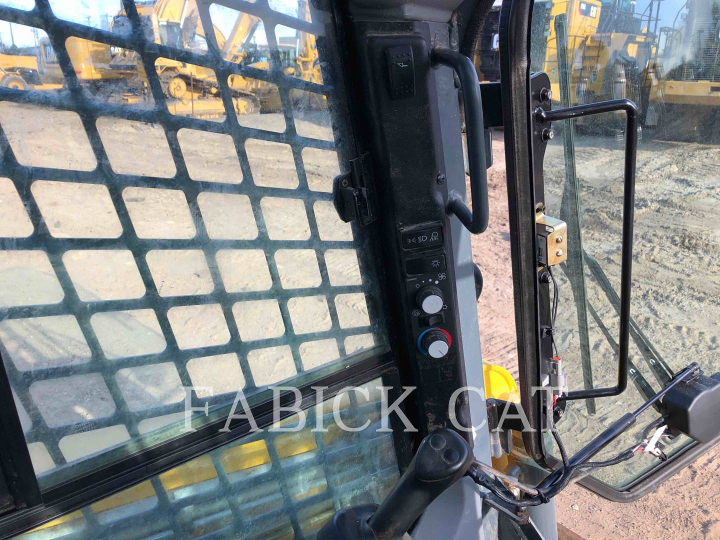 2018 Gehl R220 Skid Steer Loader