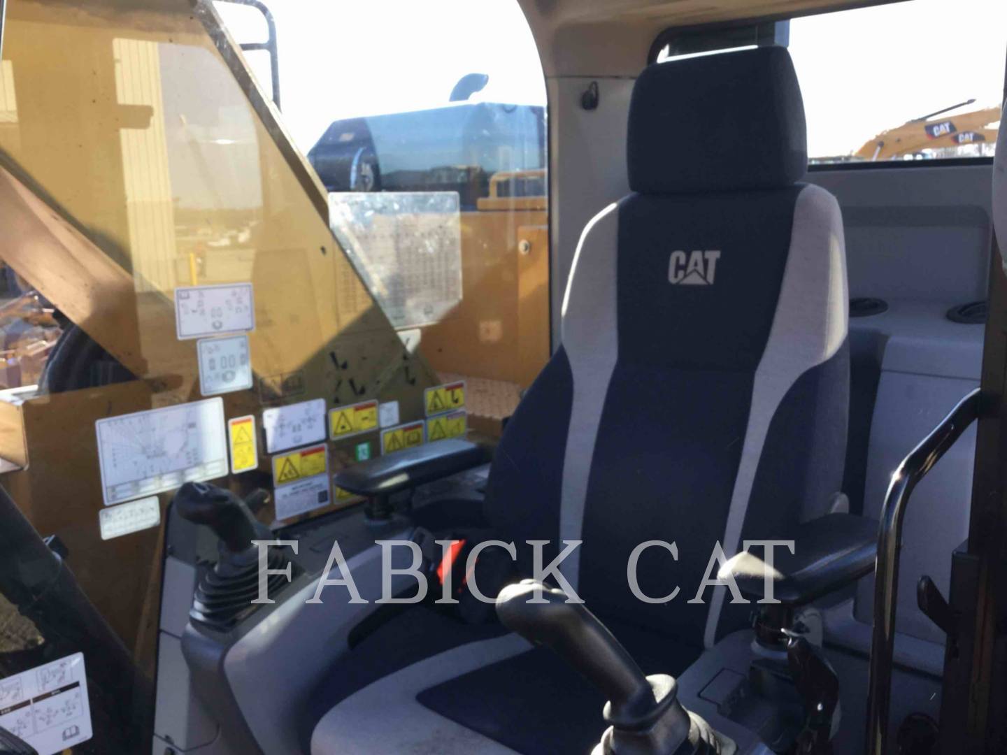 2018 Caterpillar 325F HT Excavator