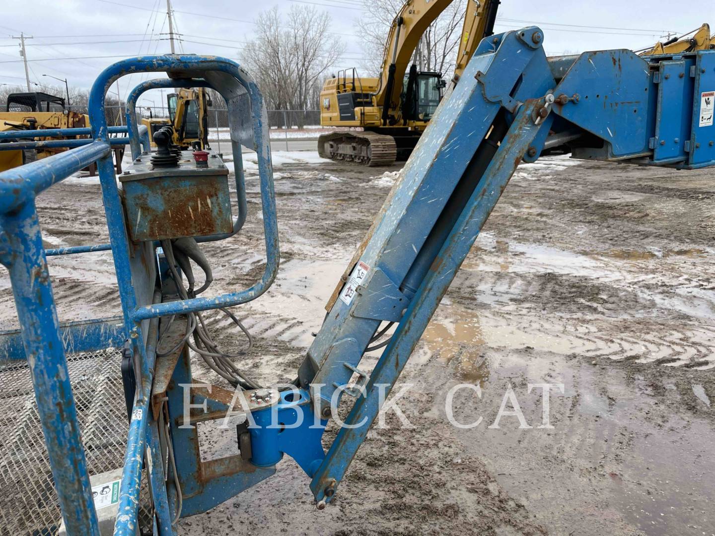 2004 Genie S85 Lift Truck