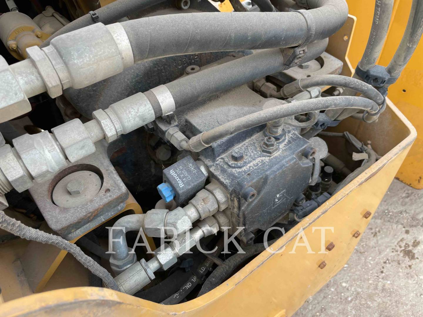 2009 Caterpillar CB24 Paver