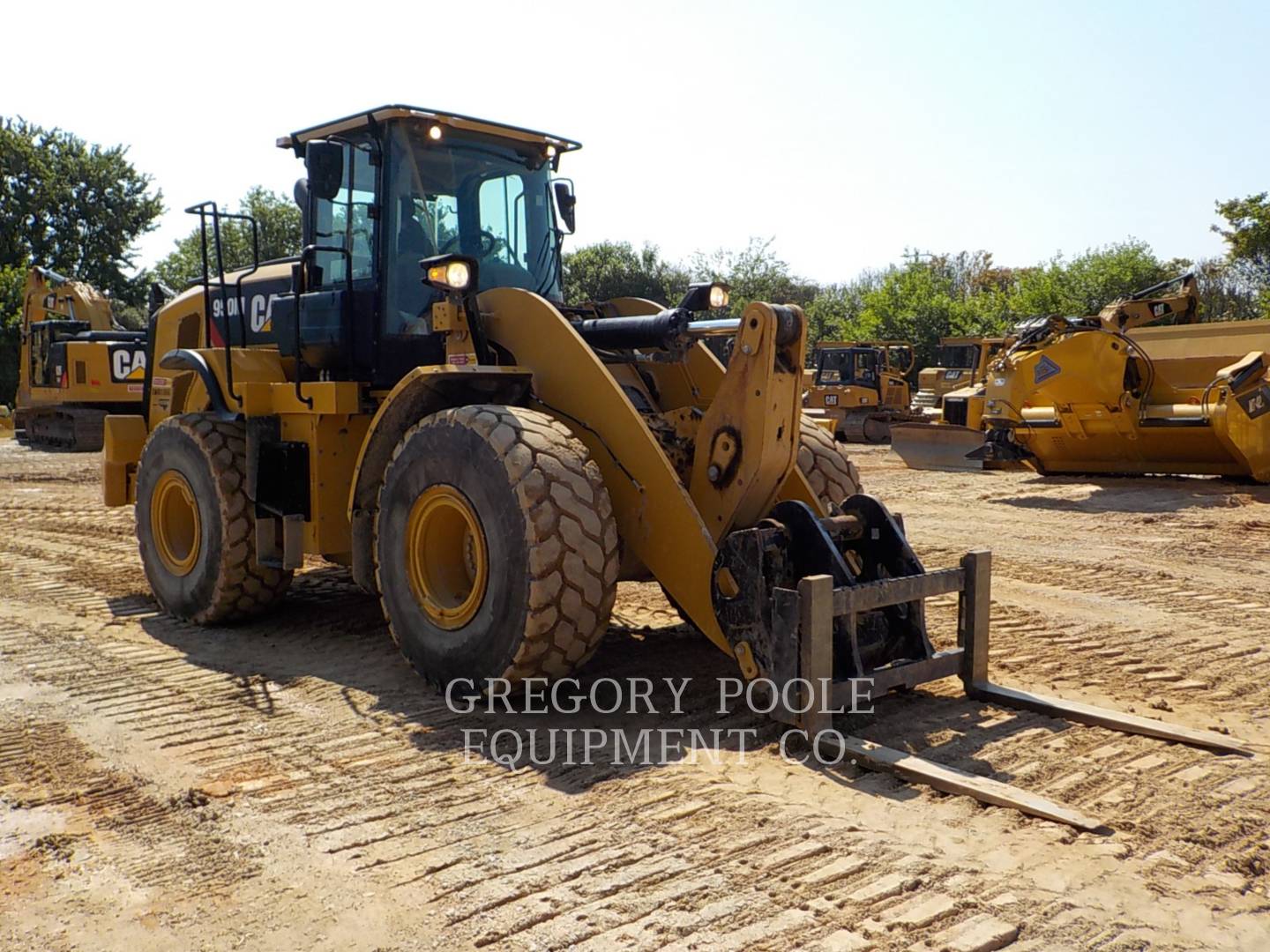 2017 Caterpillar 950M Wheel Loader