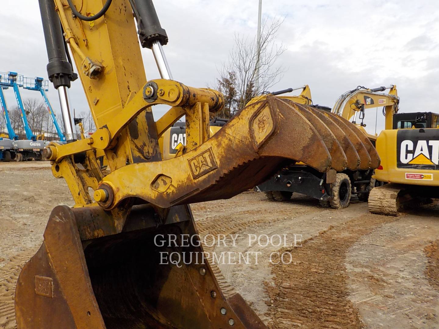 2017 Caterpillar 323FL Excavator