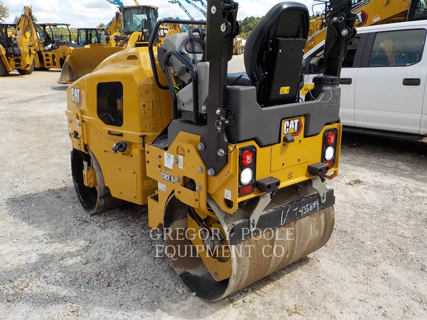 2022 Caterpillar CB2.503GC Vibratory Double