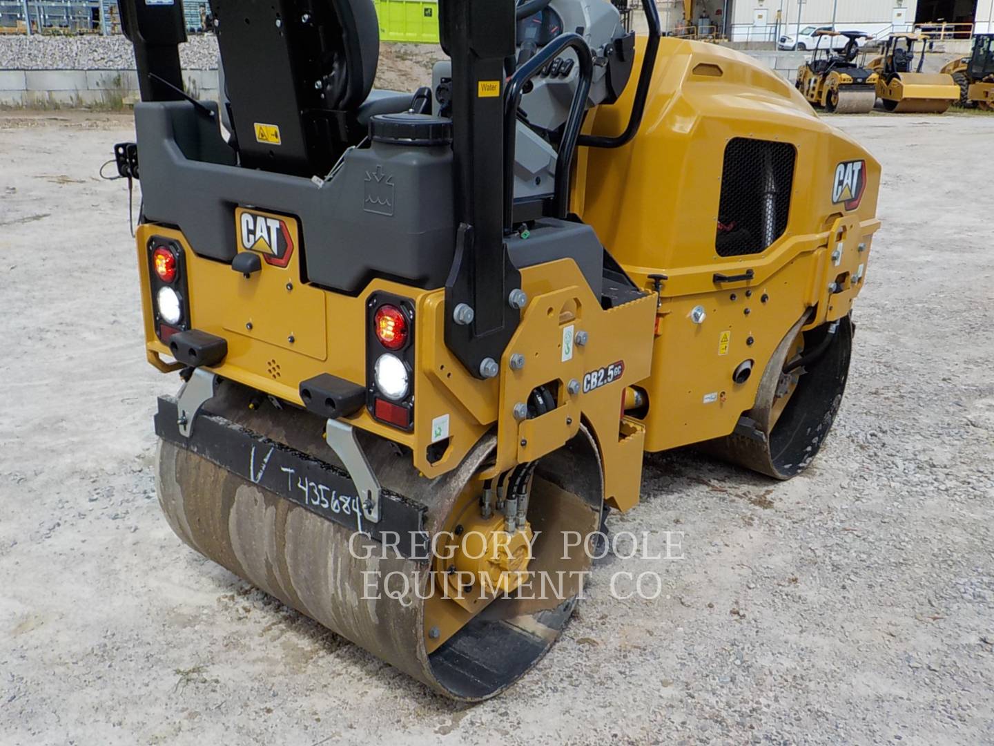 2022 Caterpillar CB2.503GC Vibratory Double