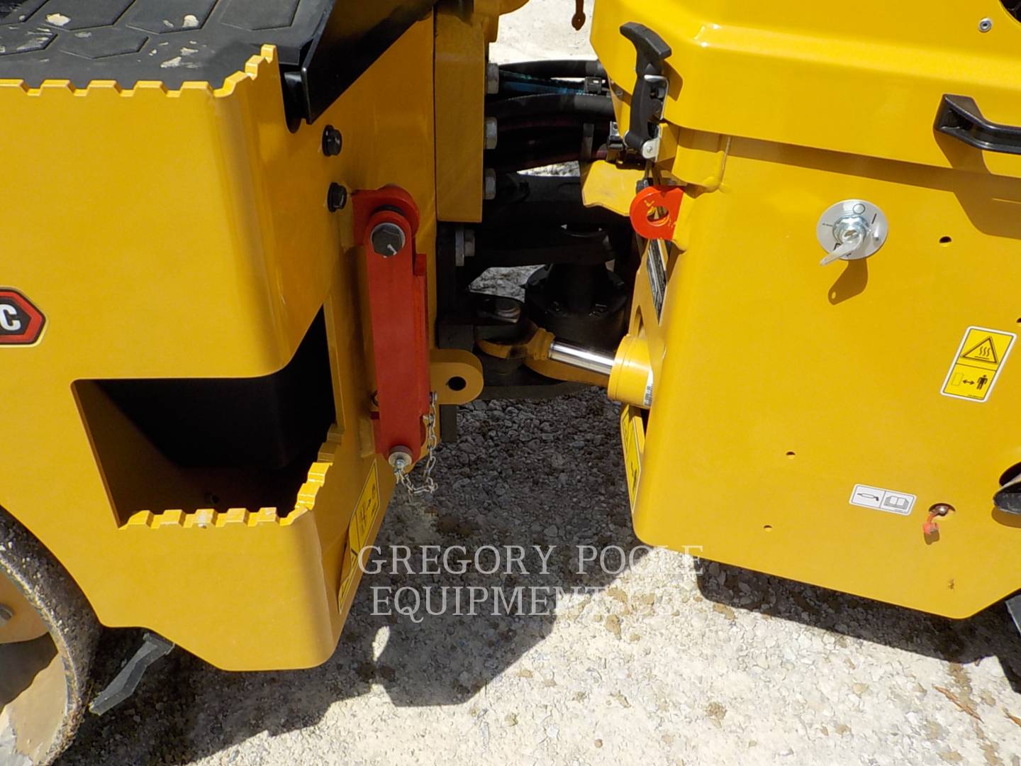 2022 Caterpillar CB2.503GC Vibratory Double