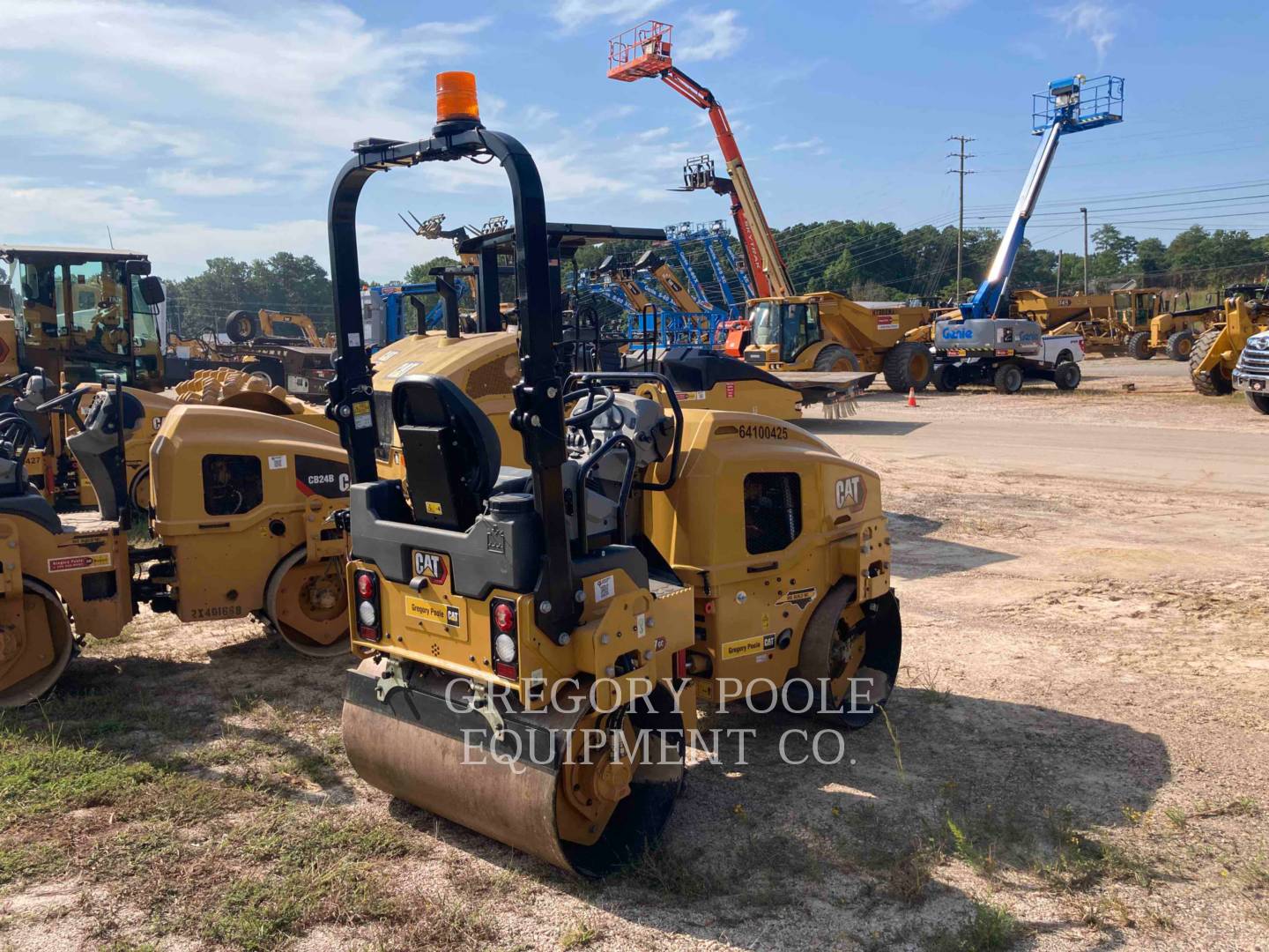 2022 Caterpillar CB2.703GC Vibratory Double