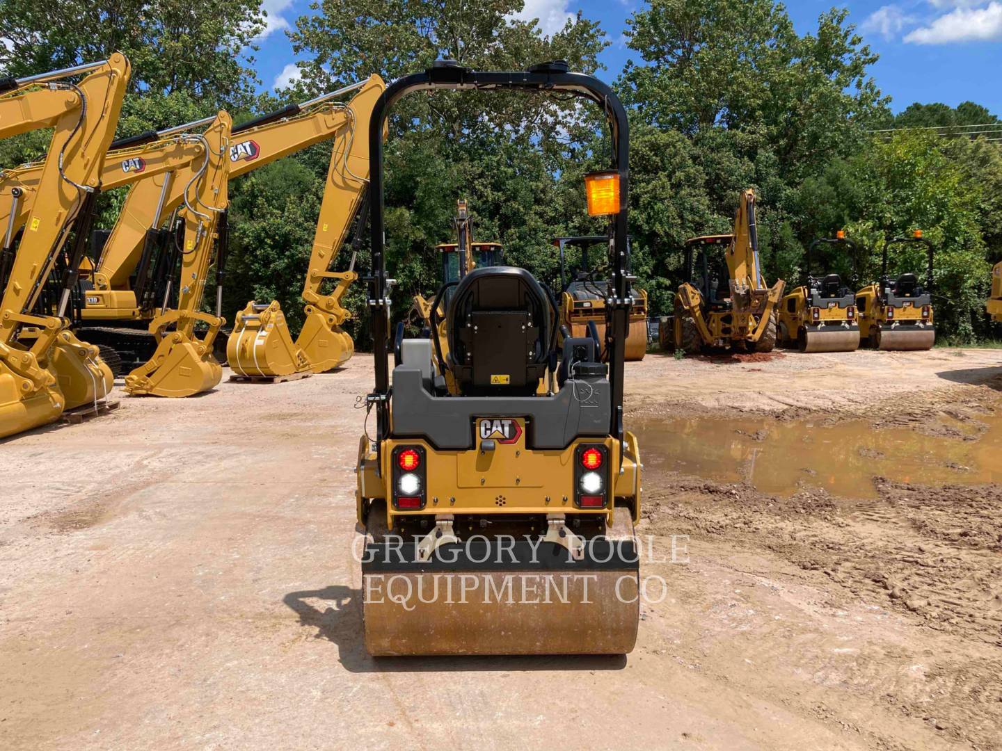 2022 Caterpillar CB2.703GC Vibratory Double