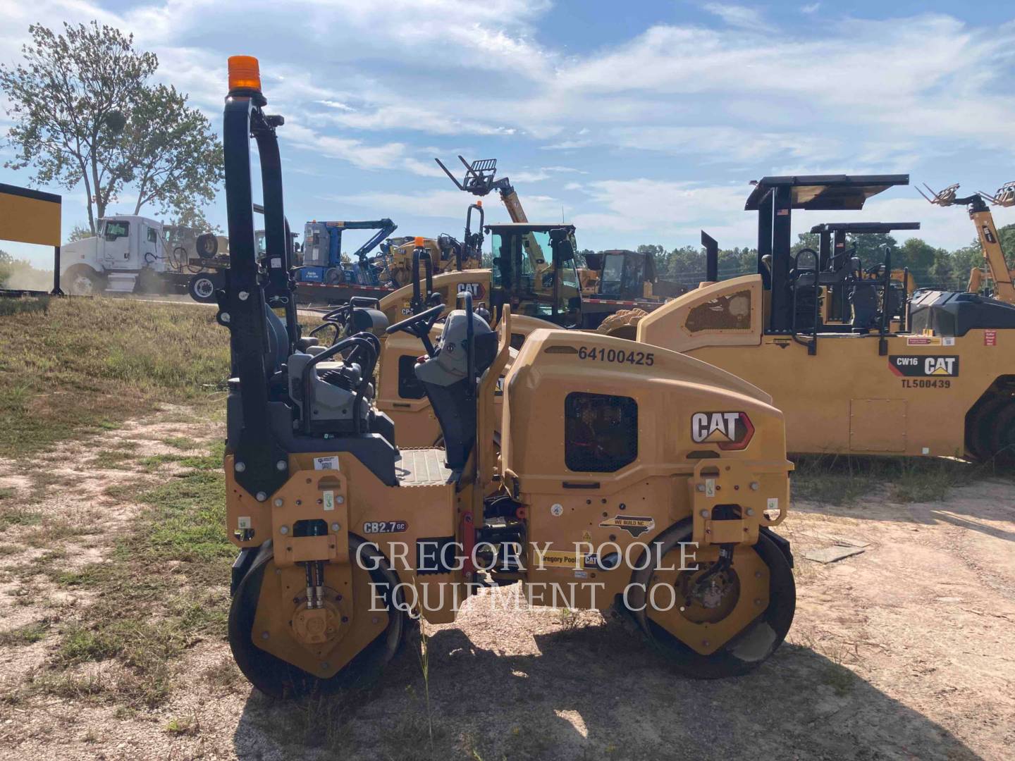 2022 Caterpillar CB2.703GC Vibratory Double