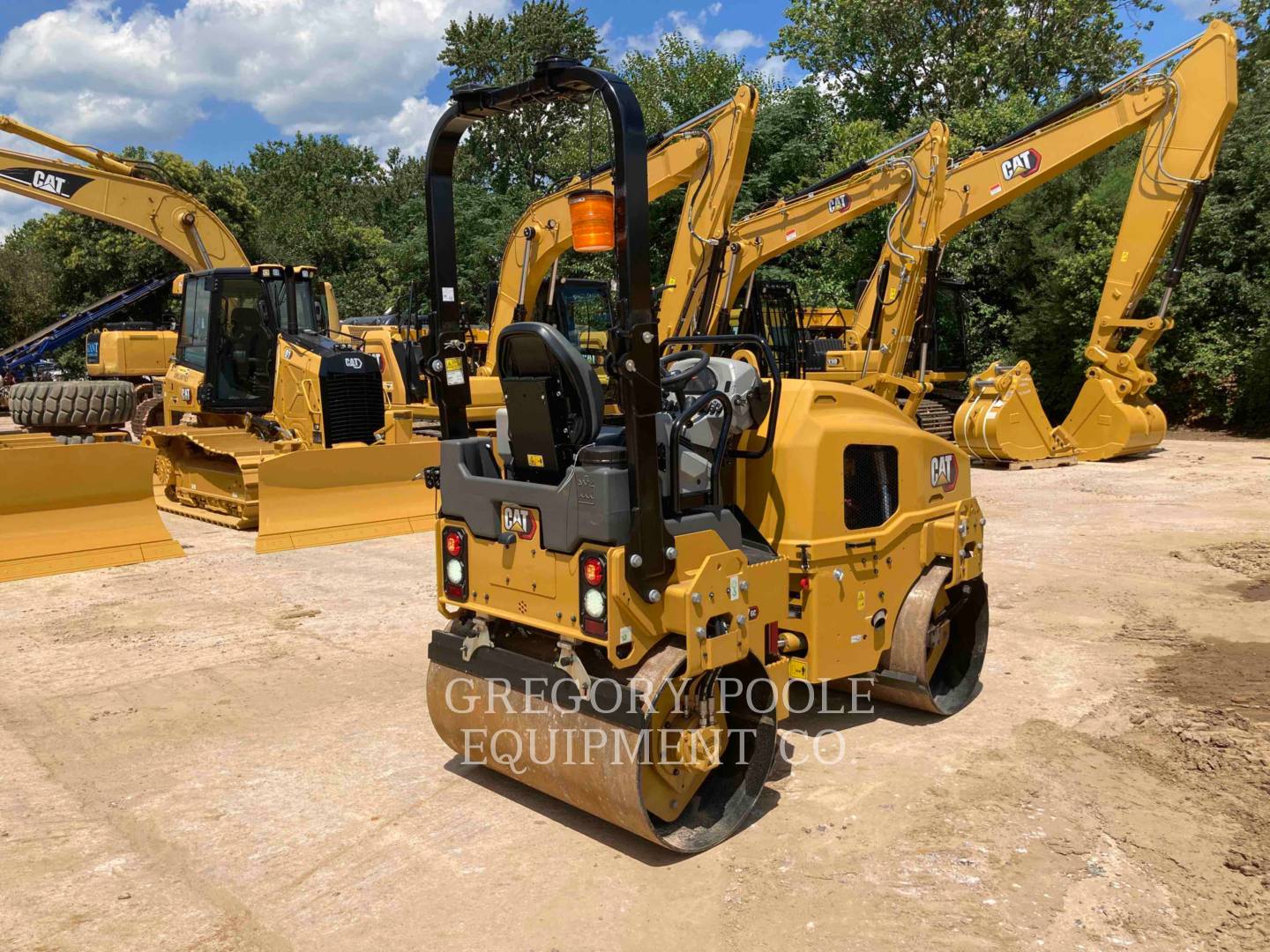 2022 Caterpillar CB2.703GC Vibratory Double