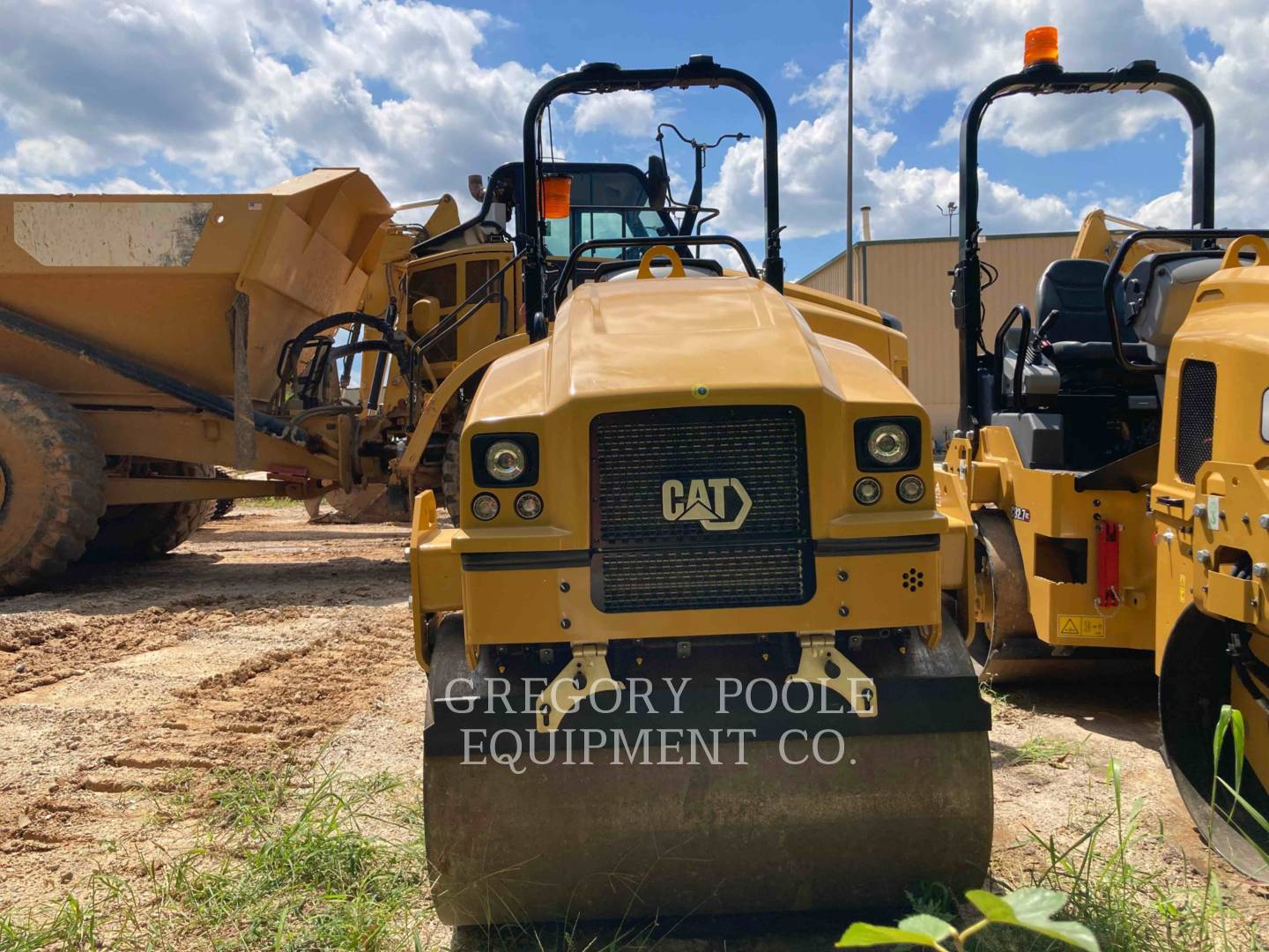 2022 Caterpillar CB2.703GC Vibratory Double