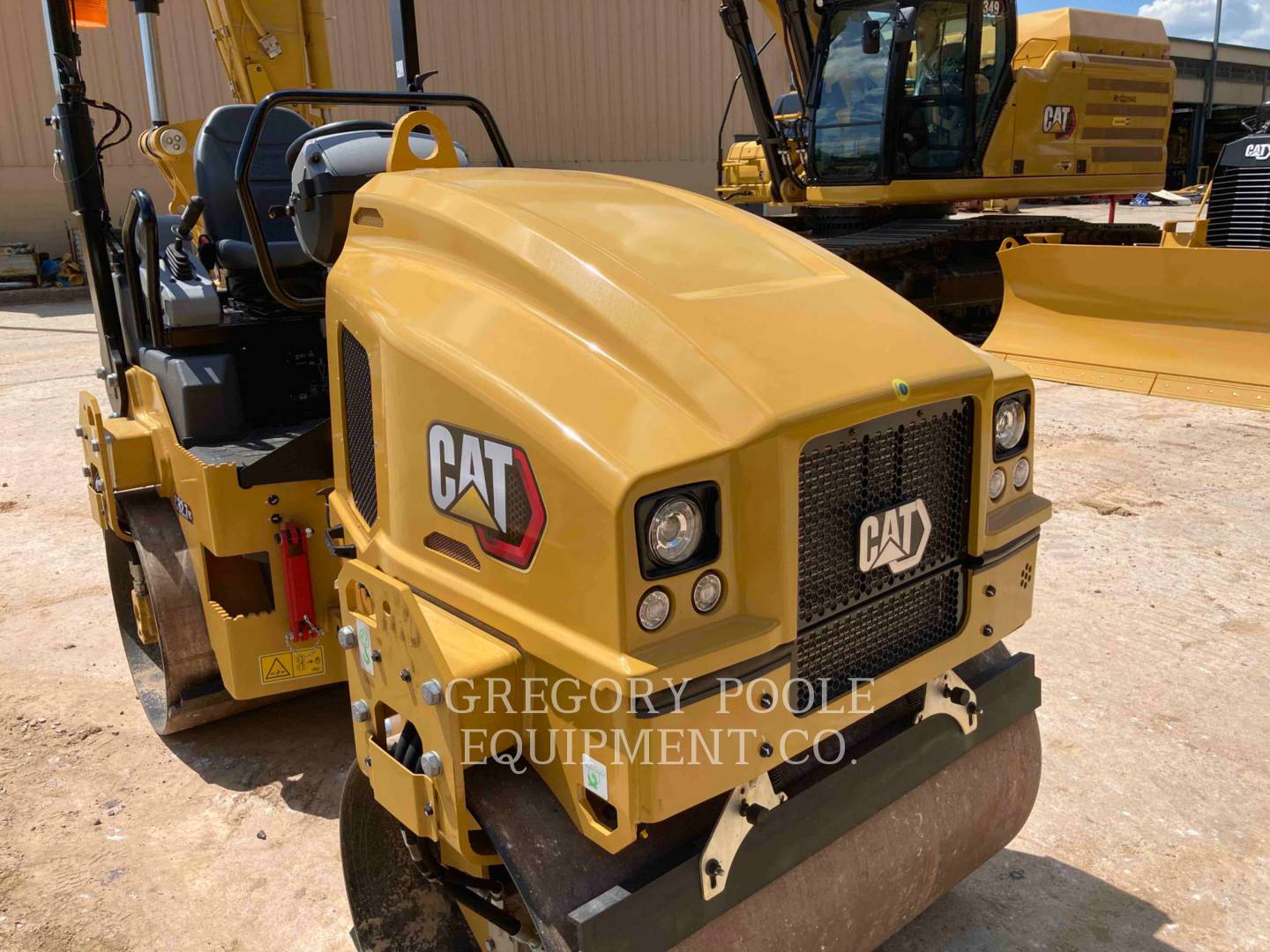 2022 Caterpillar CB2.703GC Vibratory Double