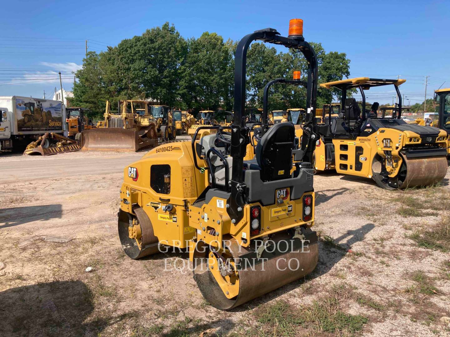 2022 Caterpillar CB2.703GC Vibratory Double