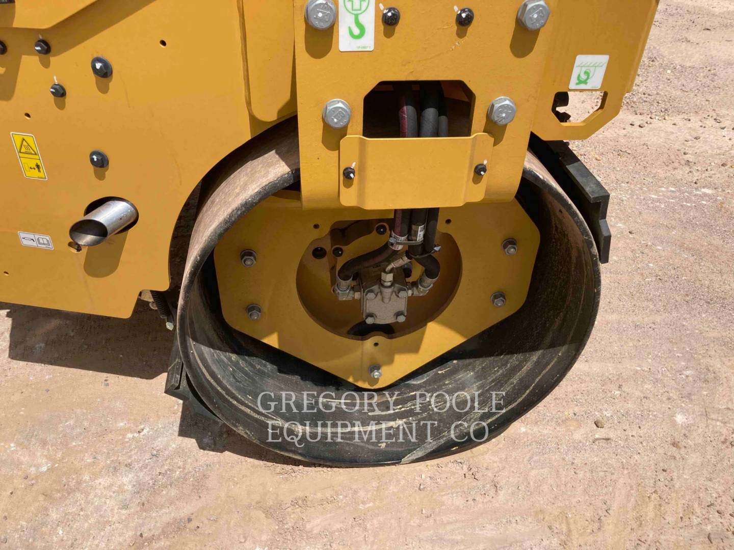 2022 Caterpillar CB2.703GC Vibratory Double