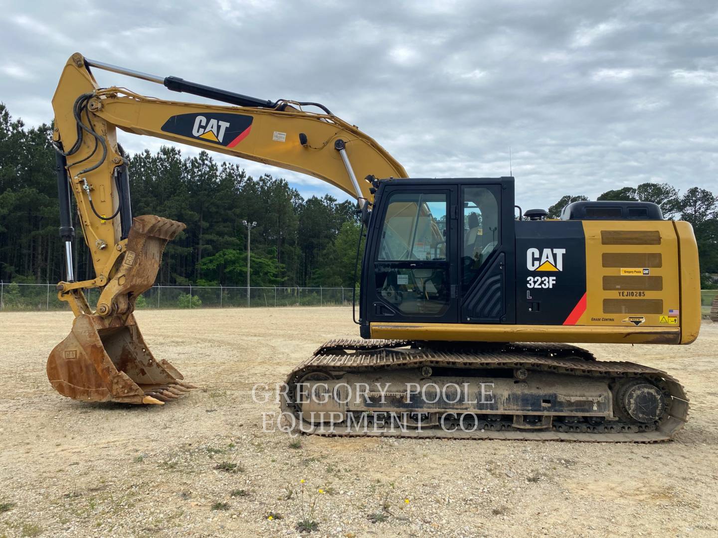 2017 Caterpillar 323F L Excavator