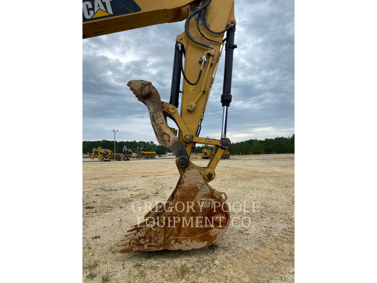 2017 Caterpillar 323F L Excavator