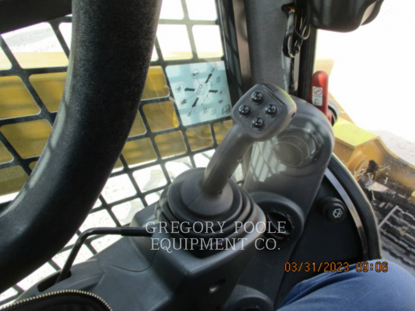 2015 Caterpillar 262D Skid Steer Loader