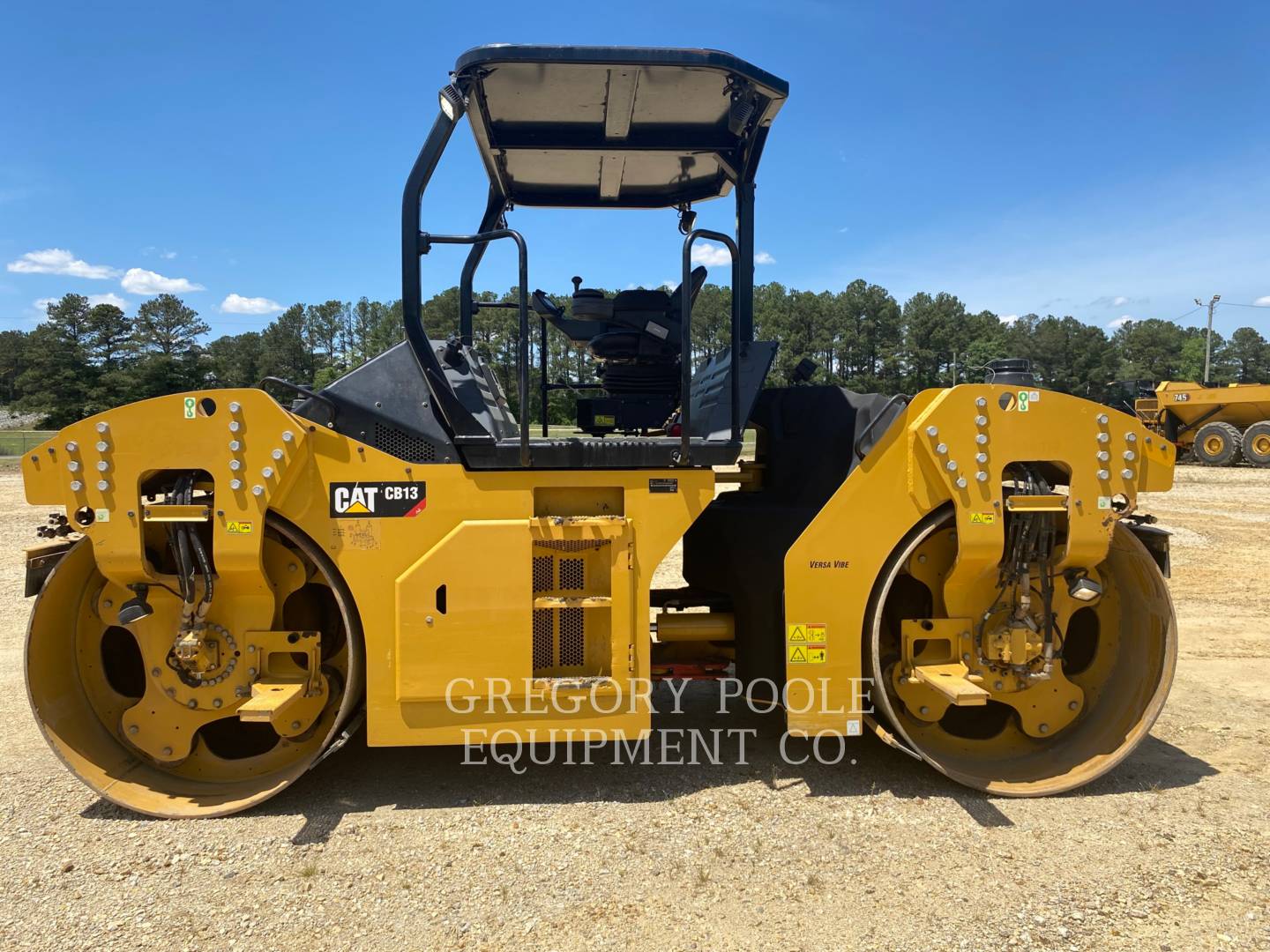 2019 Caterpillar CB13 Vibratory Double