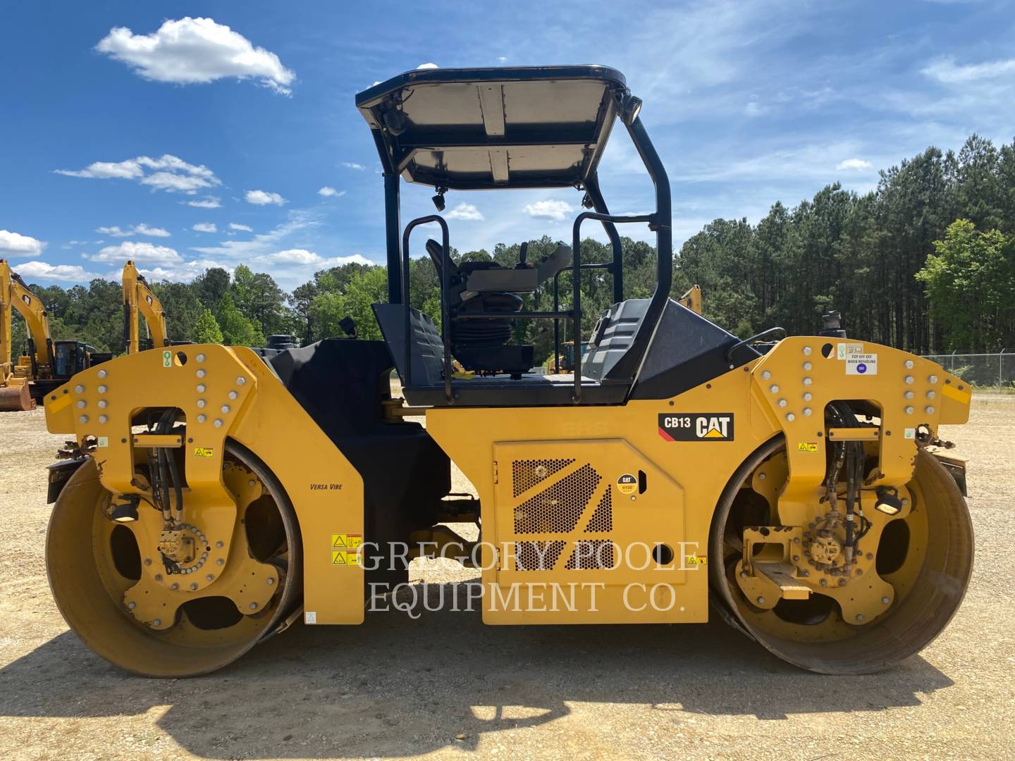 2019 Caterpillar CB13 Vibratory Double