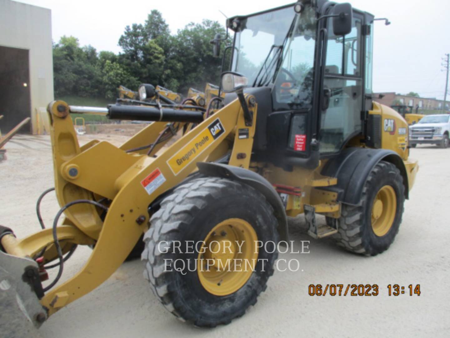 2020 Caterpillar 908M Wheel Loader