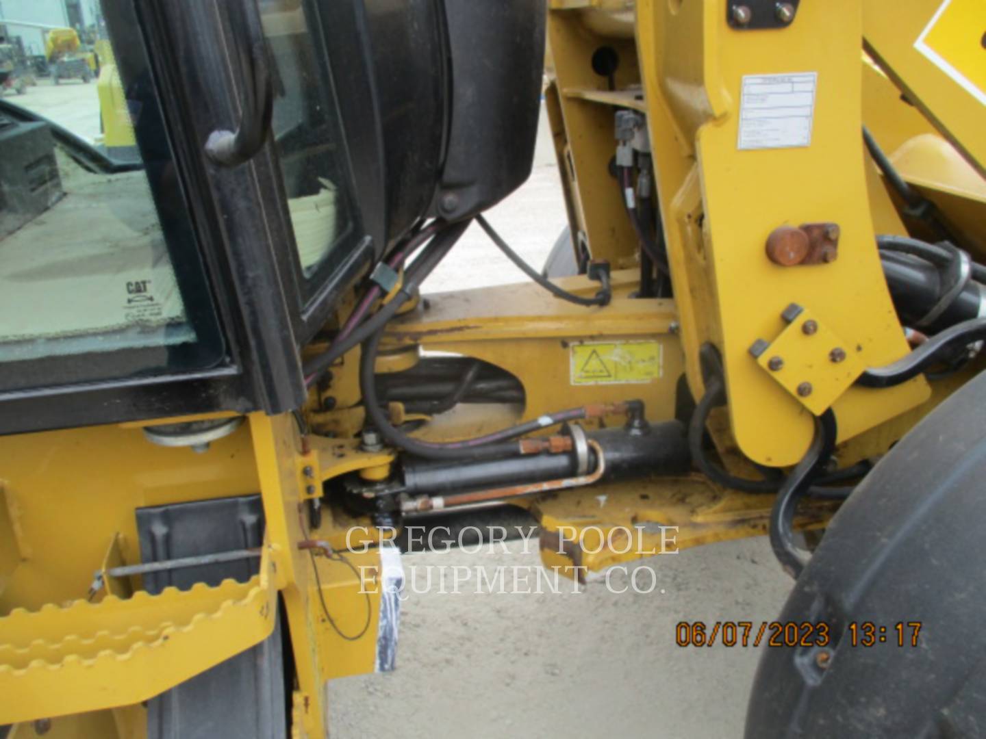 2020 Caterpillar 908M Wheel Loader