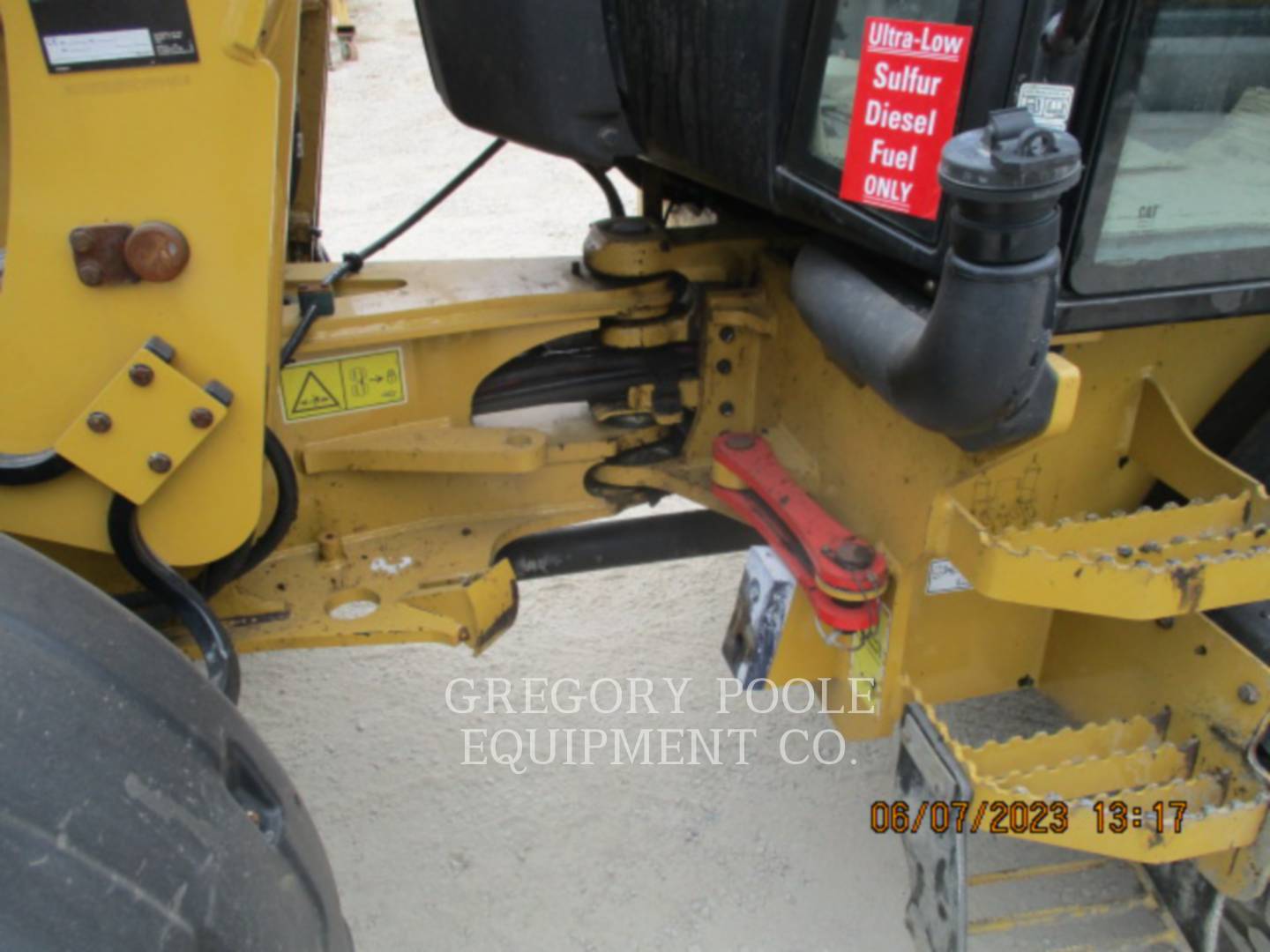 2020 Caterpillar 908M Wheel Loader