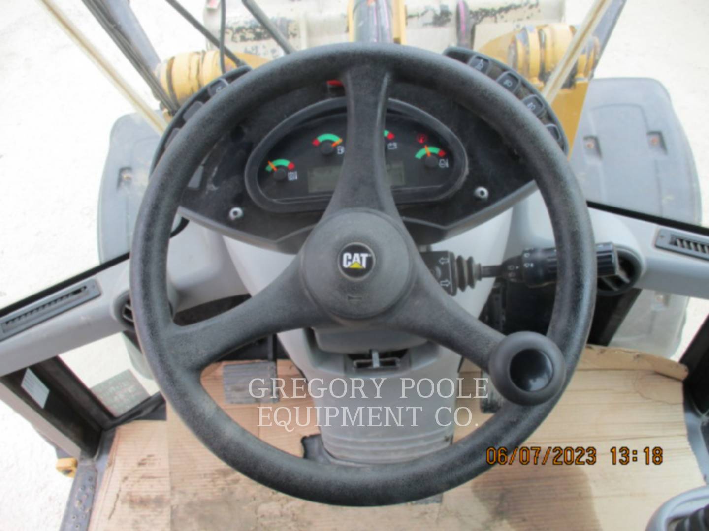 2020 Caterpillar 908M Wheel Loader