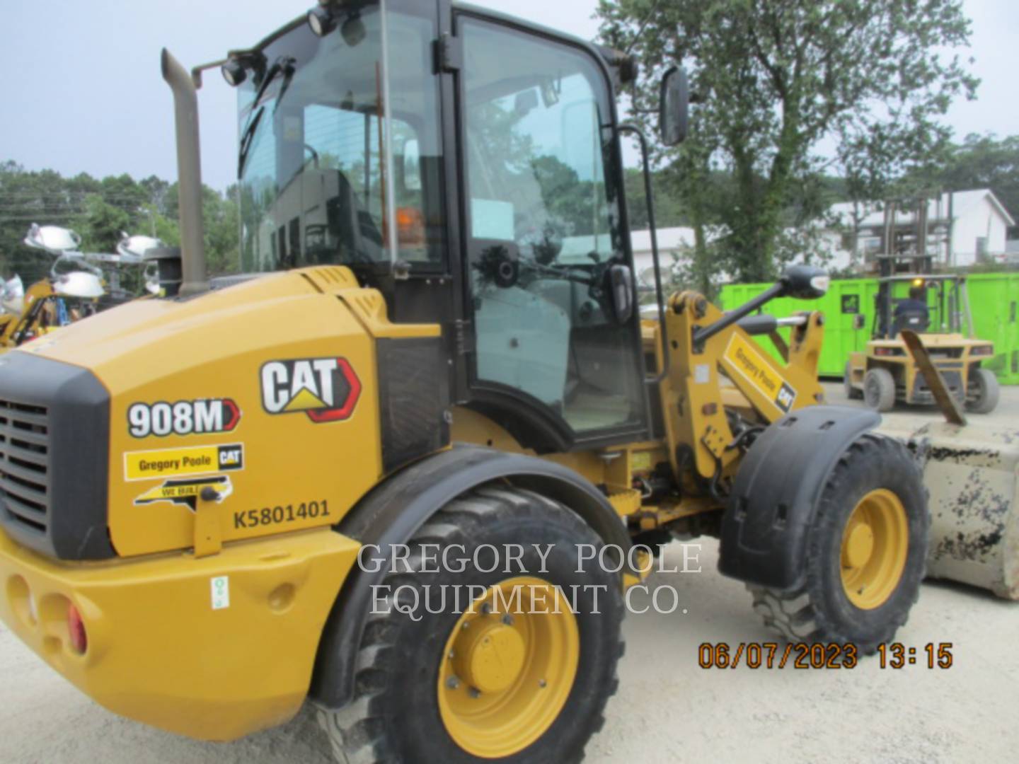 2020 Caterpillar 908M Wheel Loader