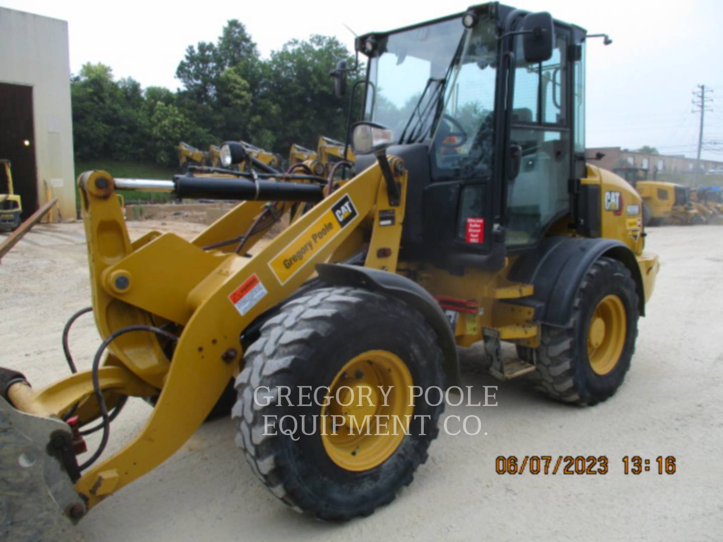 2020 Caterpillar 908M Wheel Loader