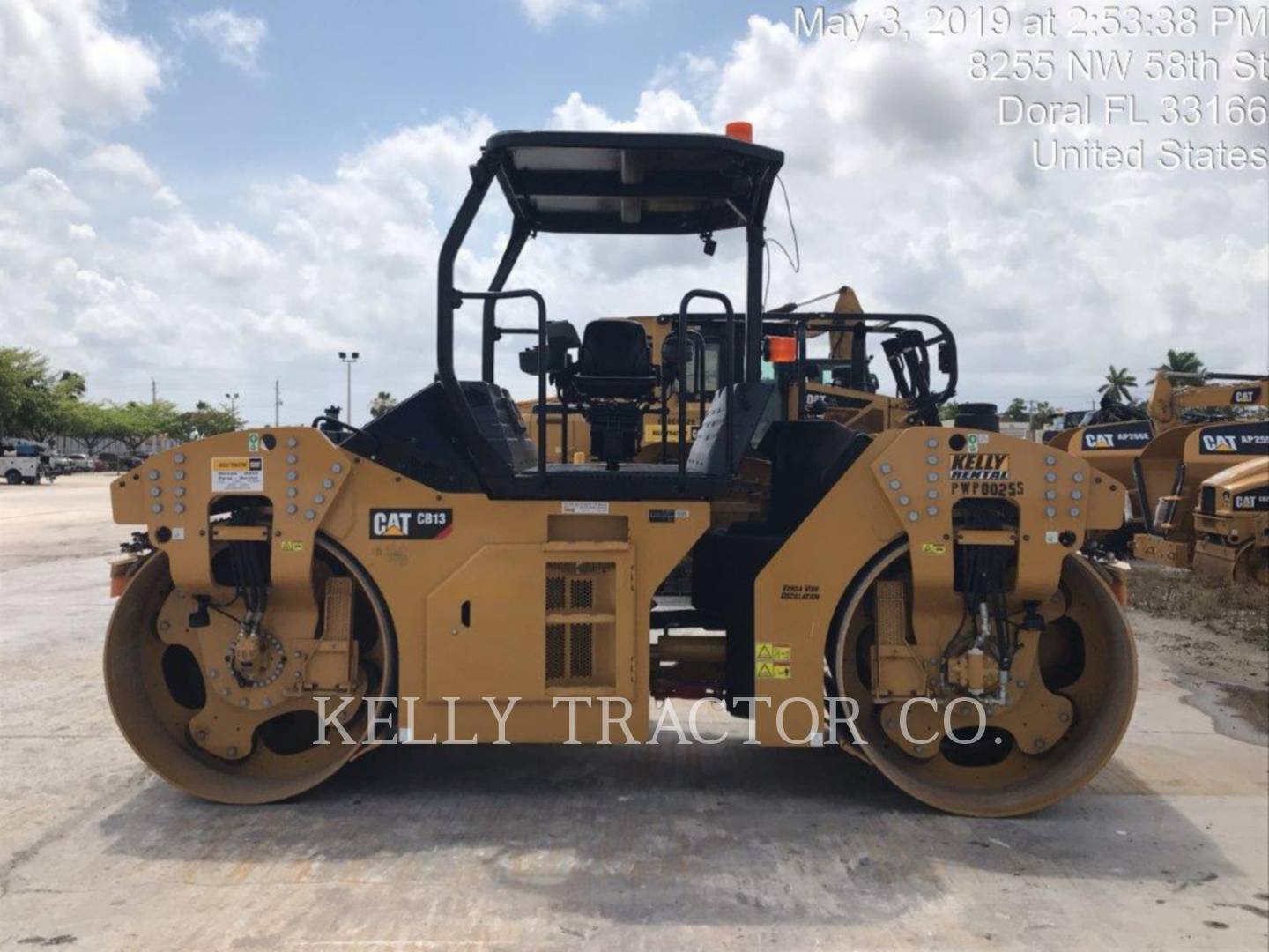 2019 Caterpillar CB13 Vibratory Double