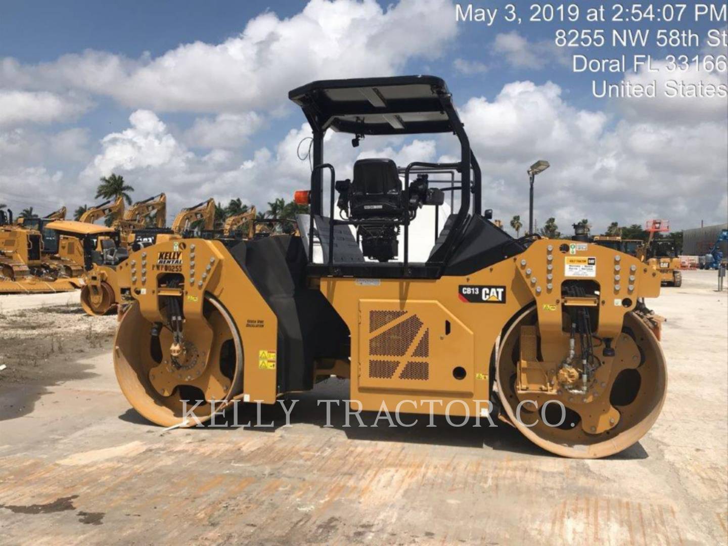 2019 Caterpillar CB13 Vibratory Double