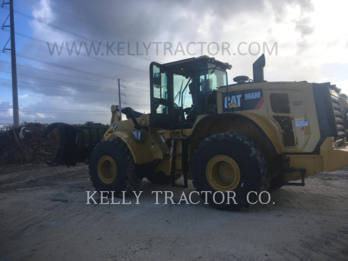 2017 Caterpillar 966M Wheel Loader