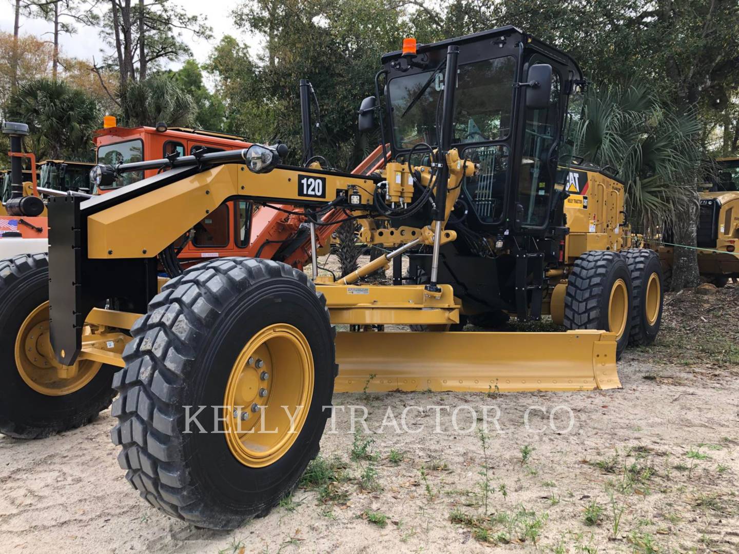 2019 Caterpillar 120 Grader - Road