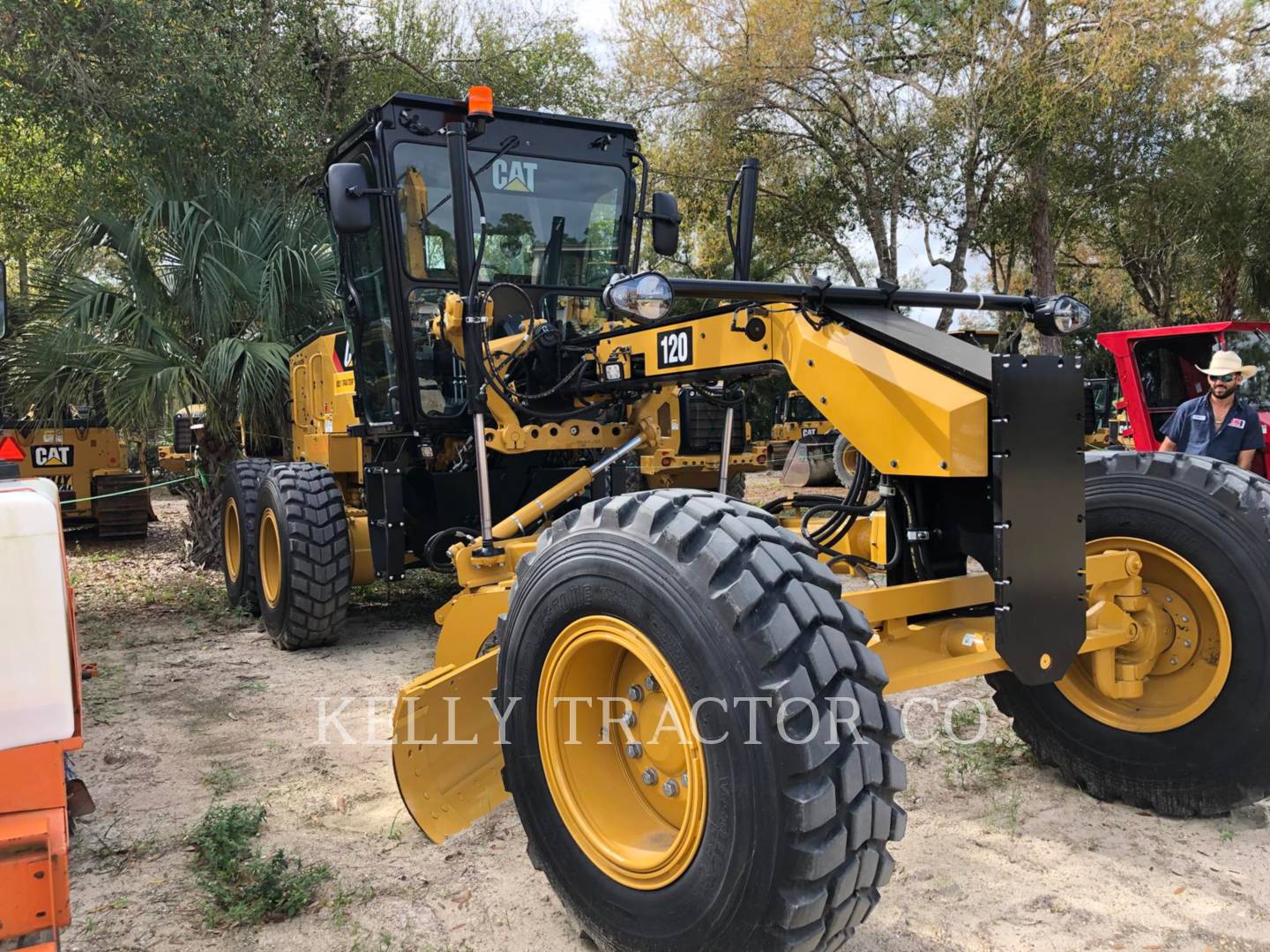 2019 Caterpillar 120 Grader - Road