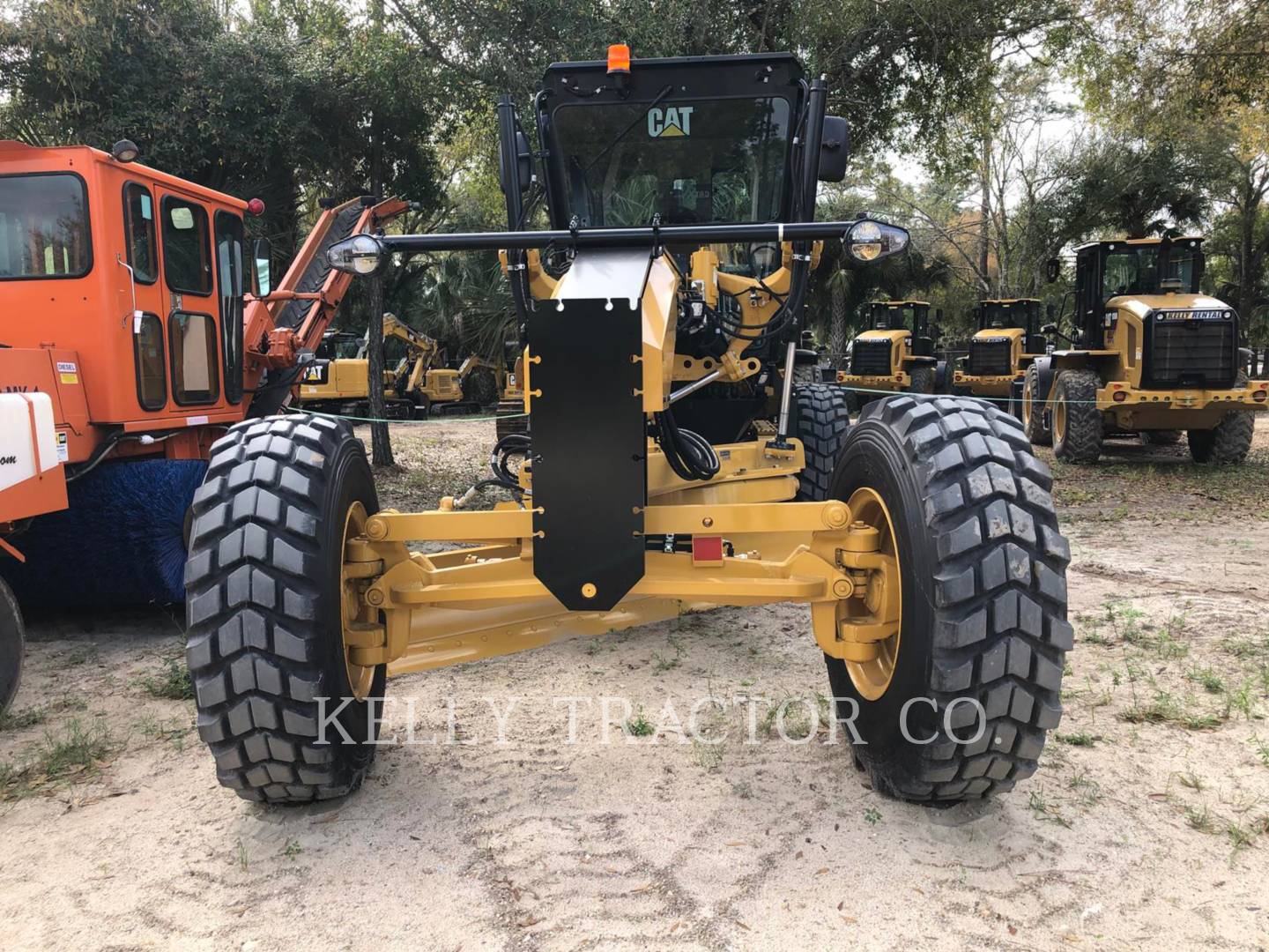 2019 Caterpillar 120 Grader - Road