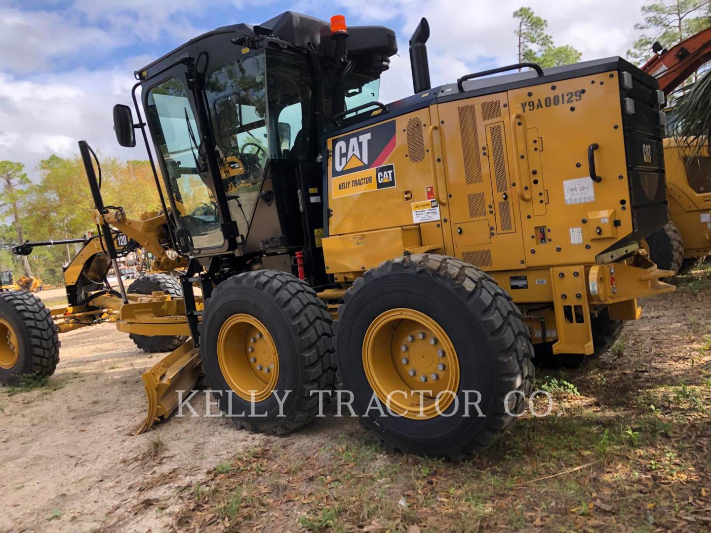 2019 Caterpillar 120 Grader - Road