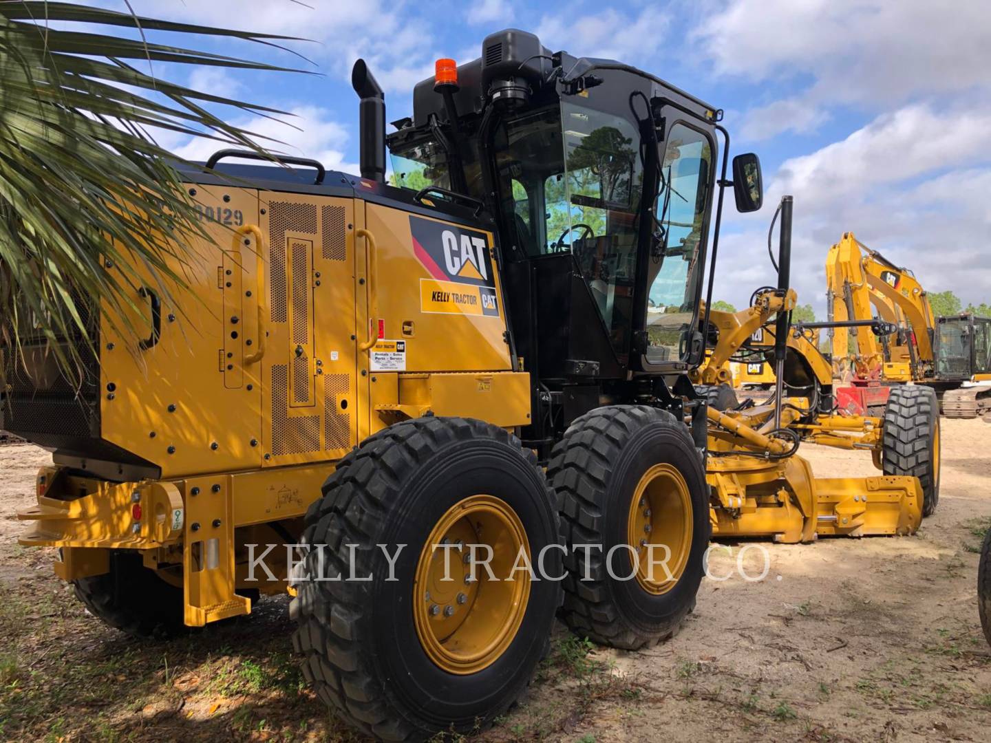 2019 Caterpillar 120 Grader - Road