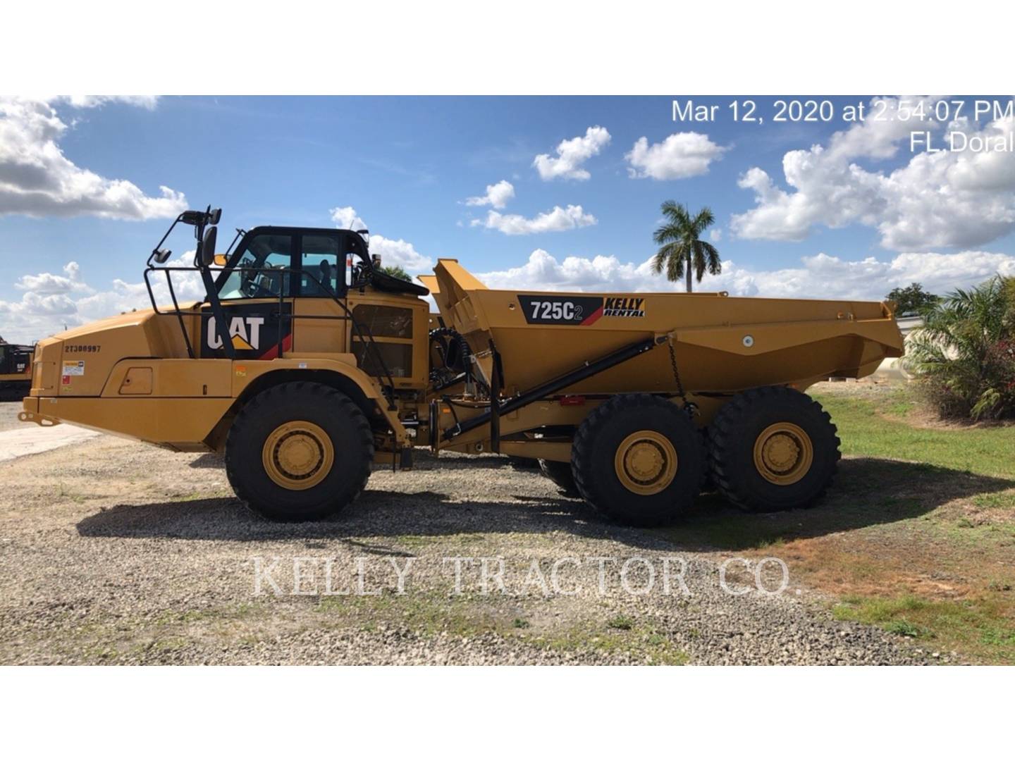 2020 Caterpillar 725C2 Articulated Truck