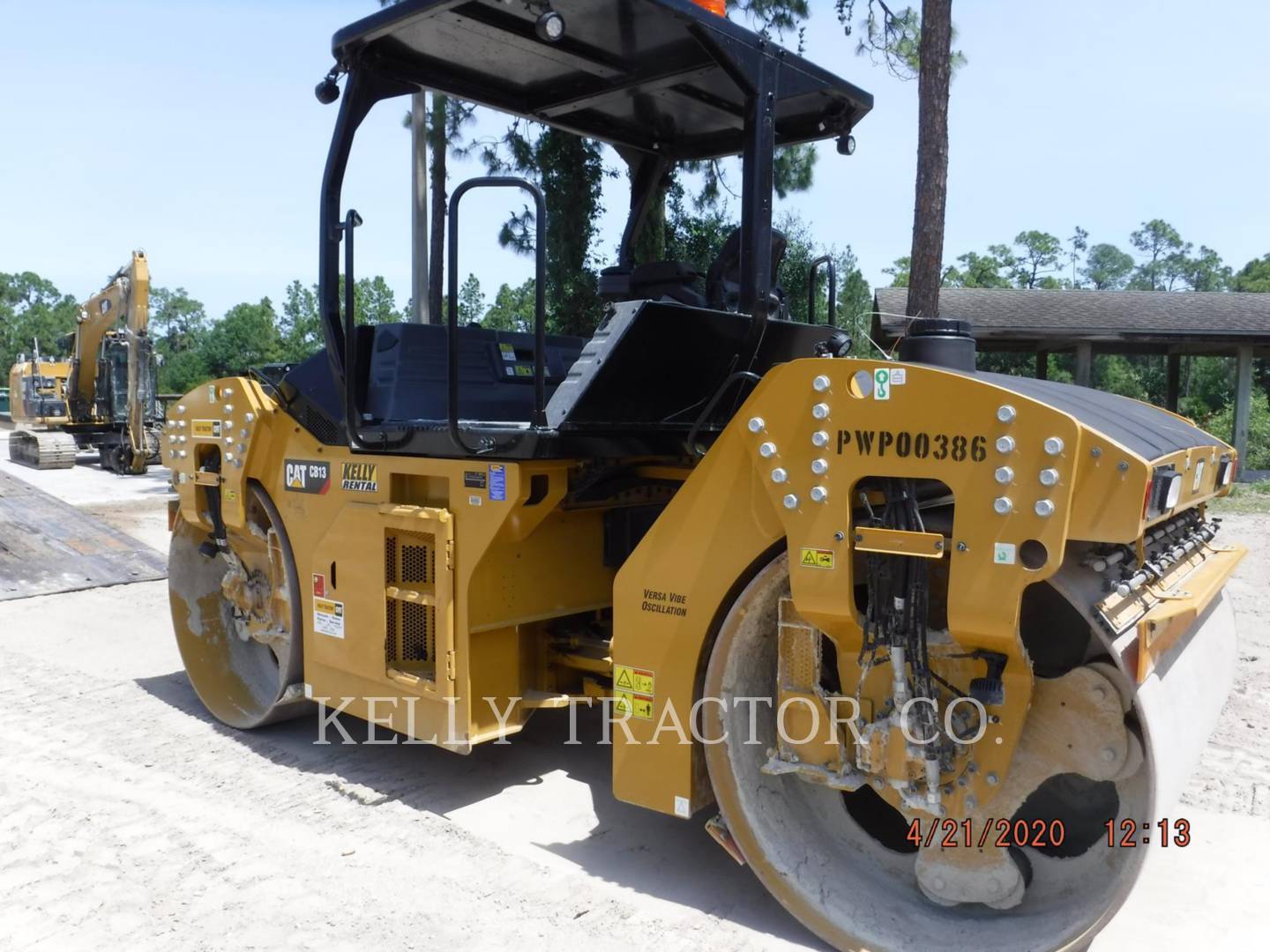 2019 Caterpillar CB13 Vibratory Double