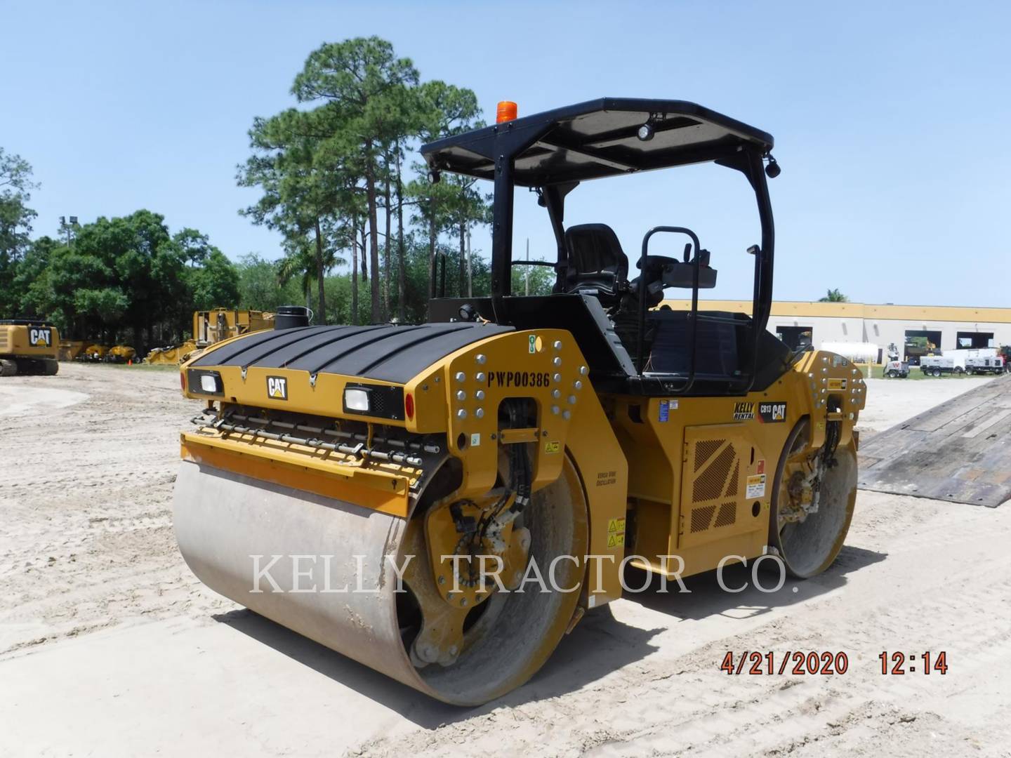 2019 Caterpillar CB13 Vibratory Double