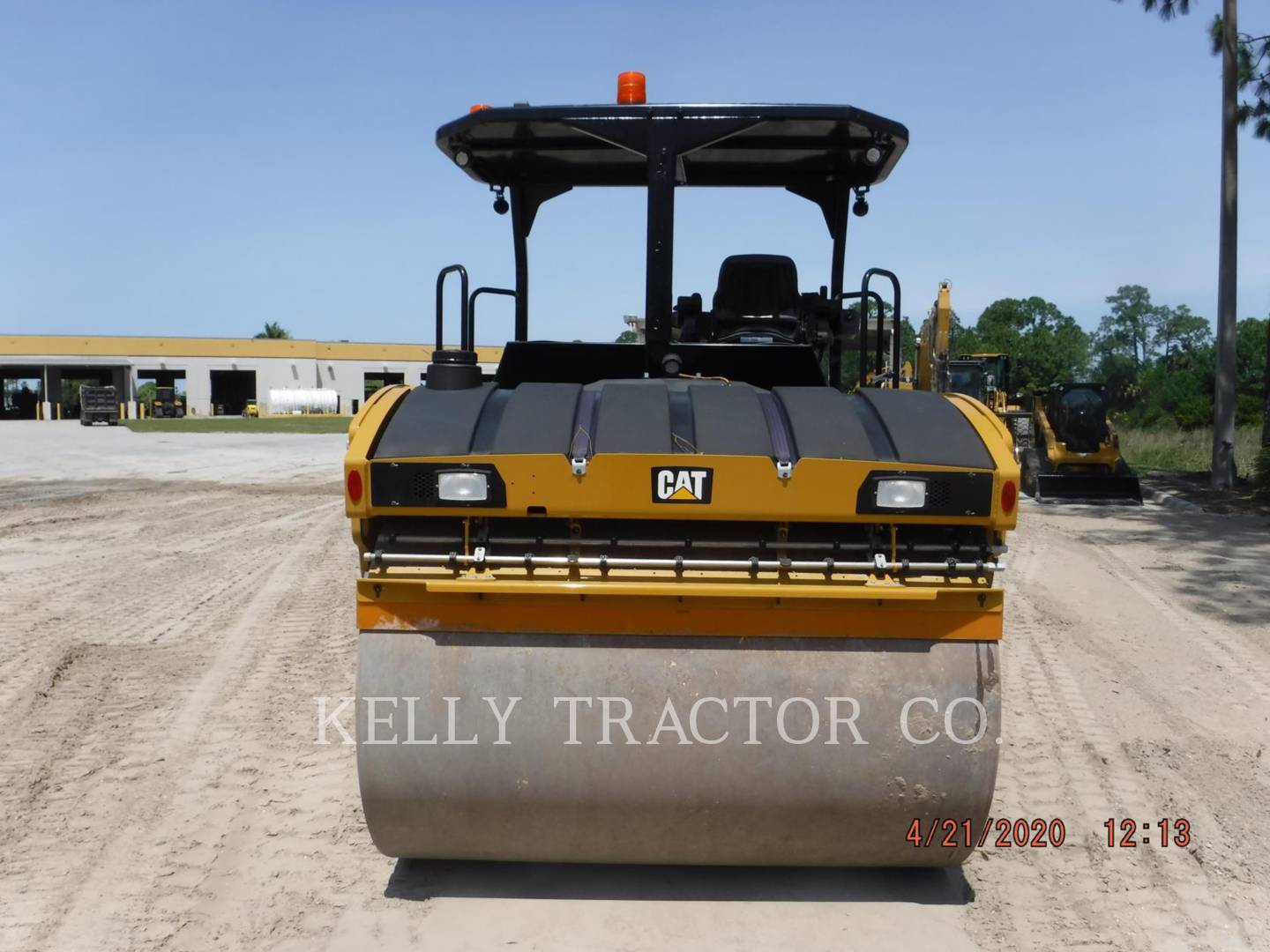 2019 Caterpillar CB13 Vibratory Double