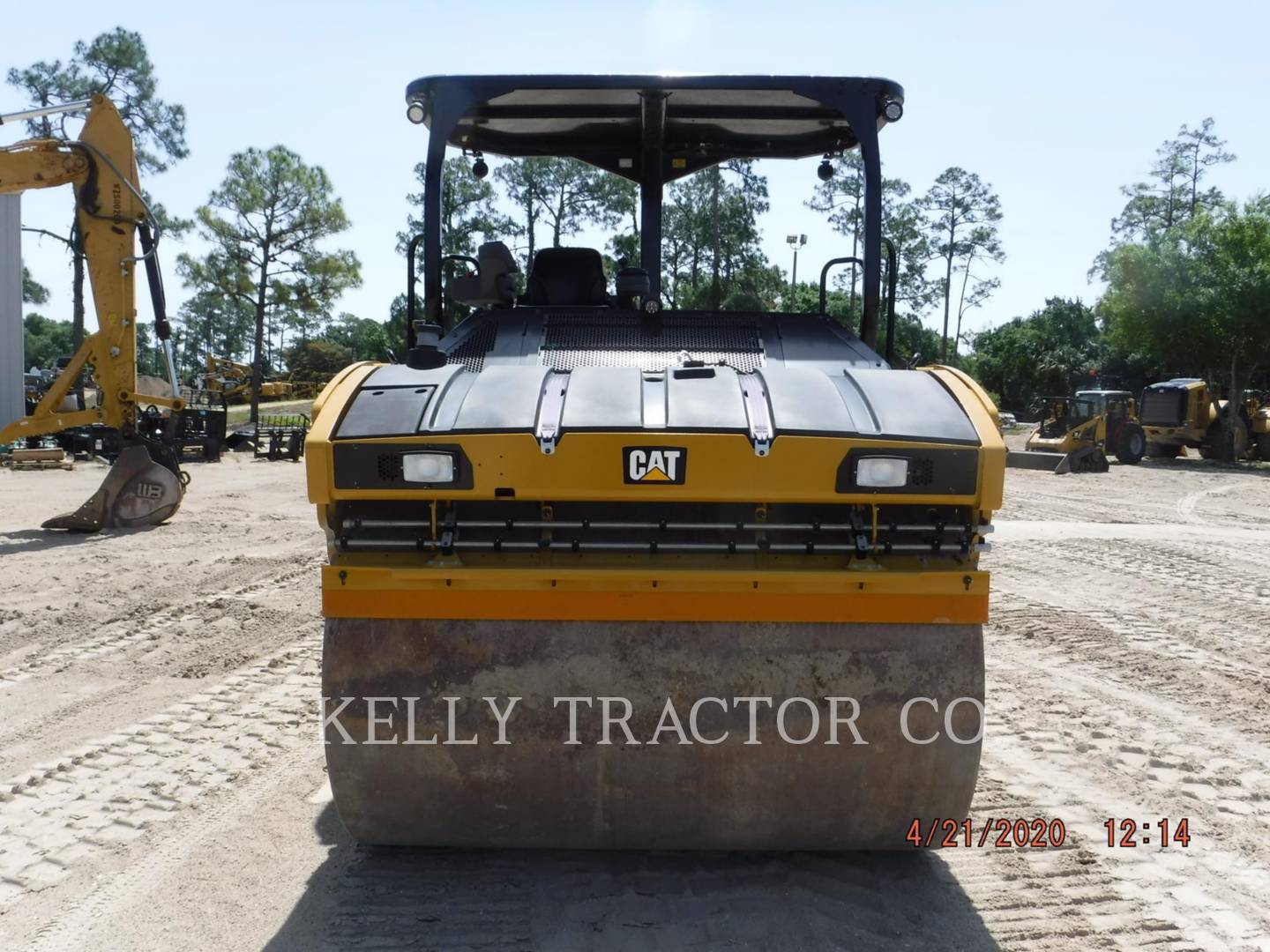 2019 Caterpillar CB13 Vibratory Double