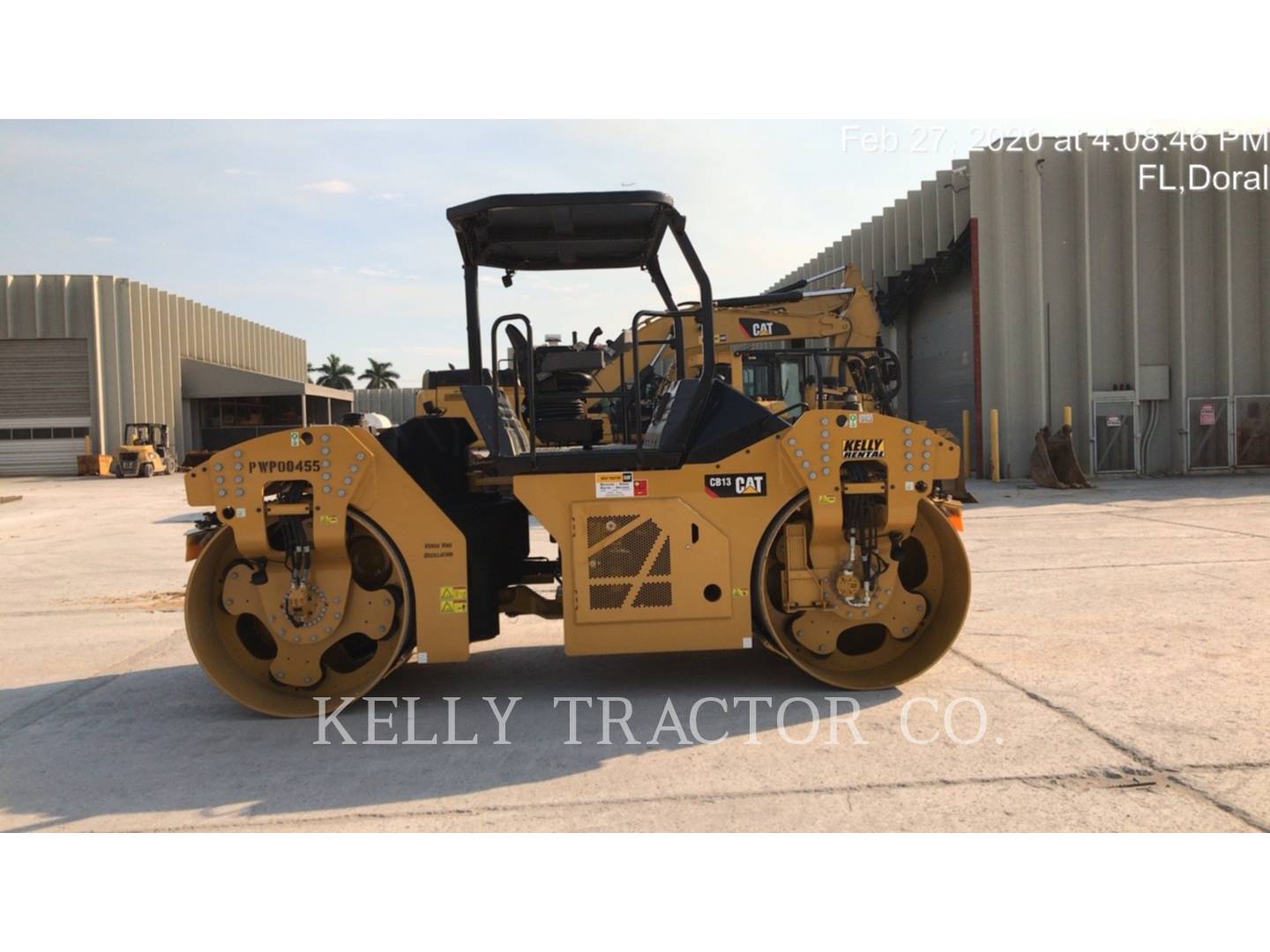 2019 Caterpillar CB13 Vibratory Double