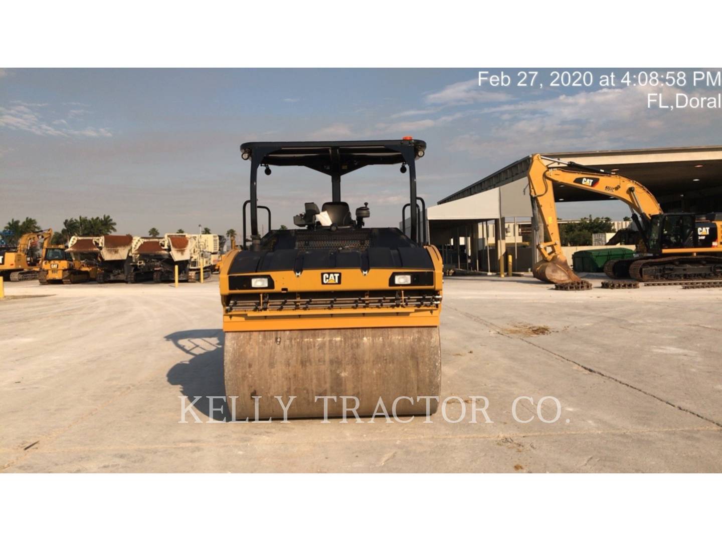 2019 Caterpillar CB13 Vibratory Double