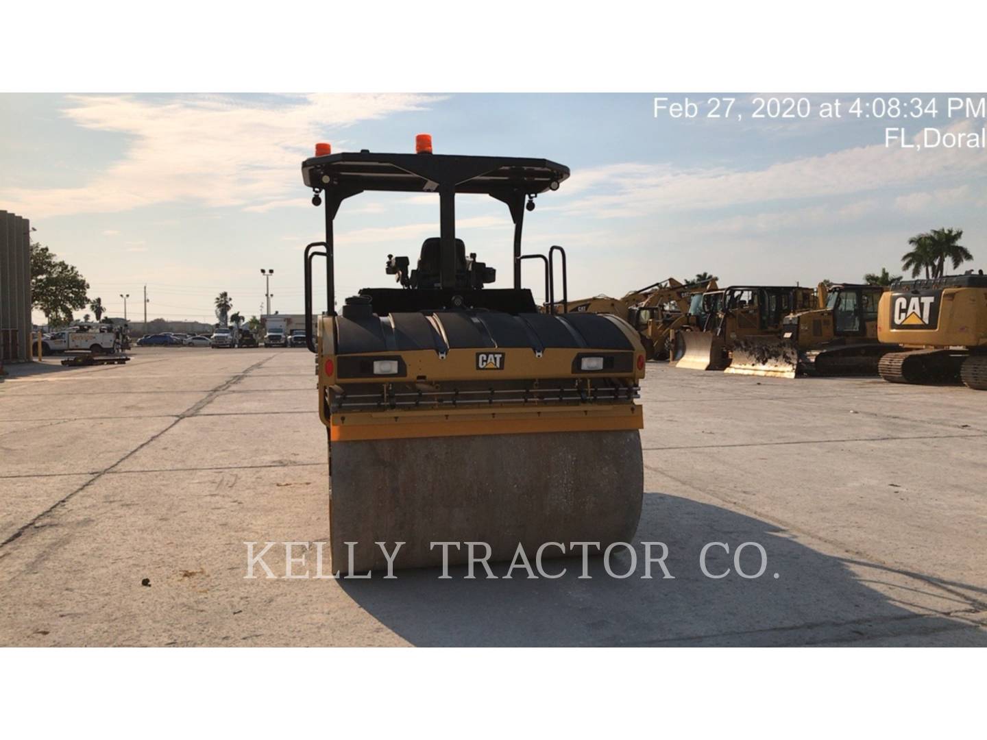 2019 Caterpillar CB13 Vibratory Double