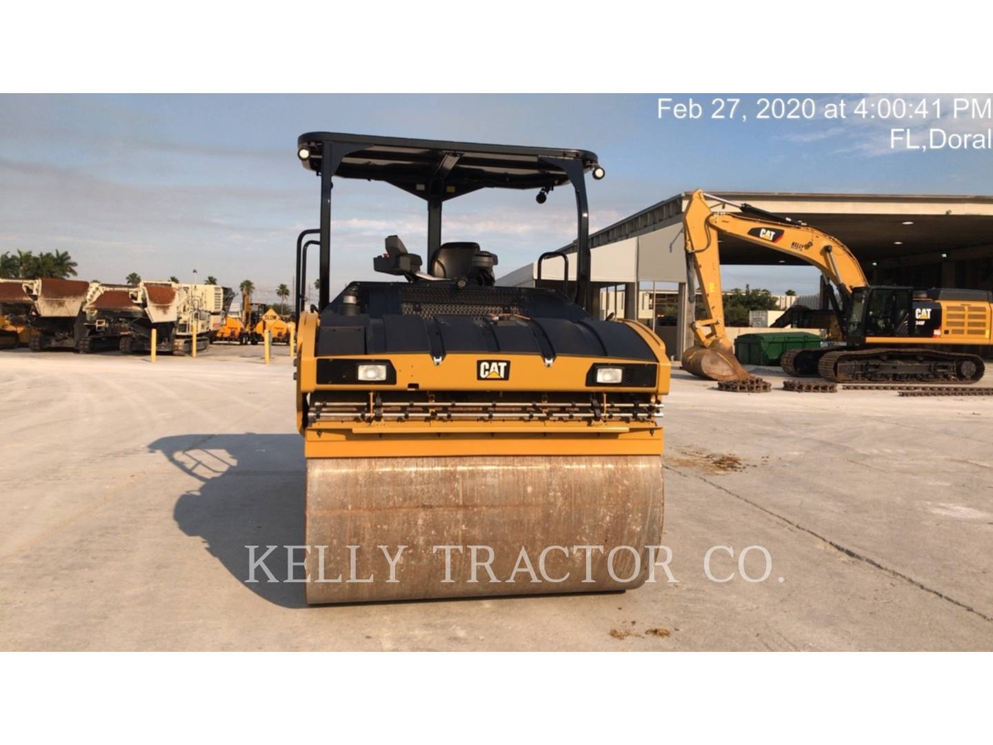 2020 Caterpillar CB13 Vibratory Double