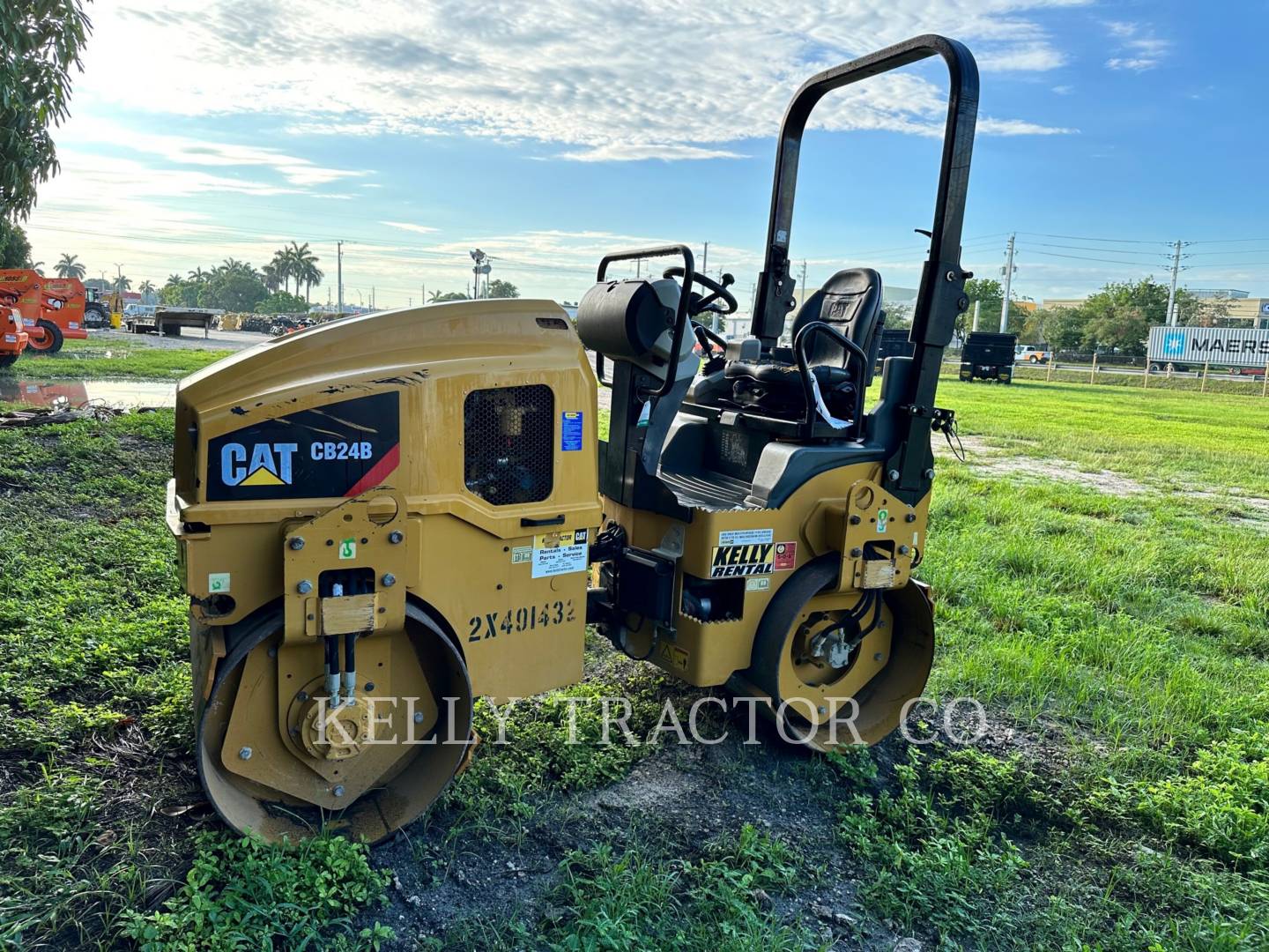 2018 Caterpillar CB 24 B Vibratory Double