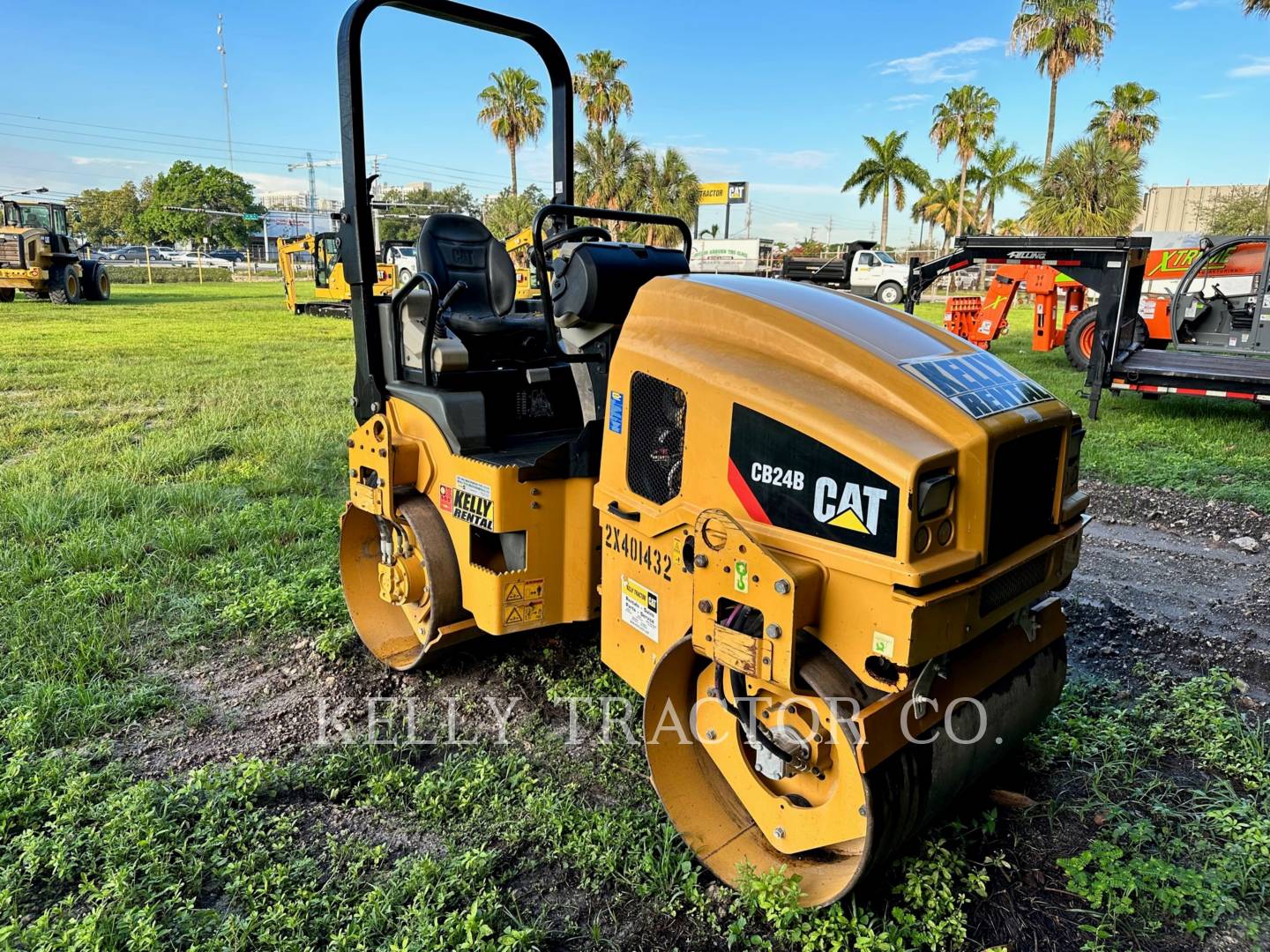 2018 Caterpillar CB 24 B Vibratory Double