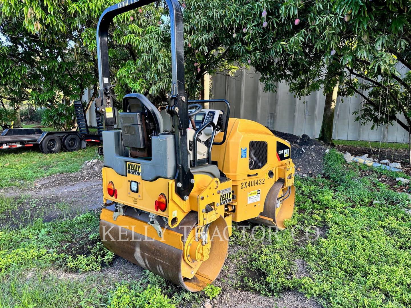 2018 Caterpillar CB 24 B Vibratory Double