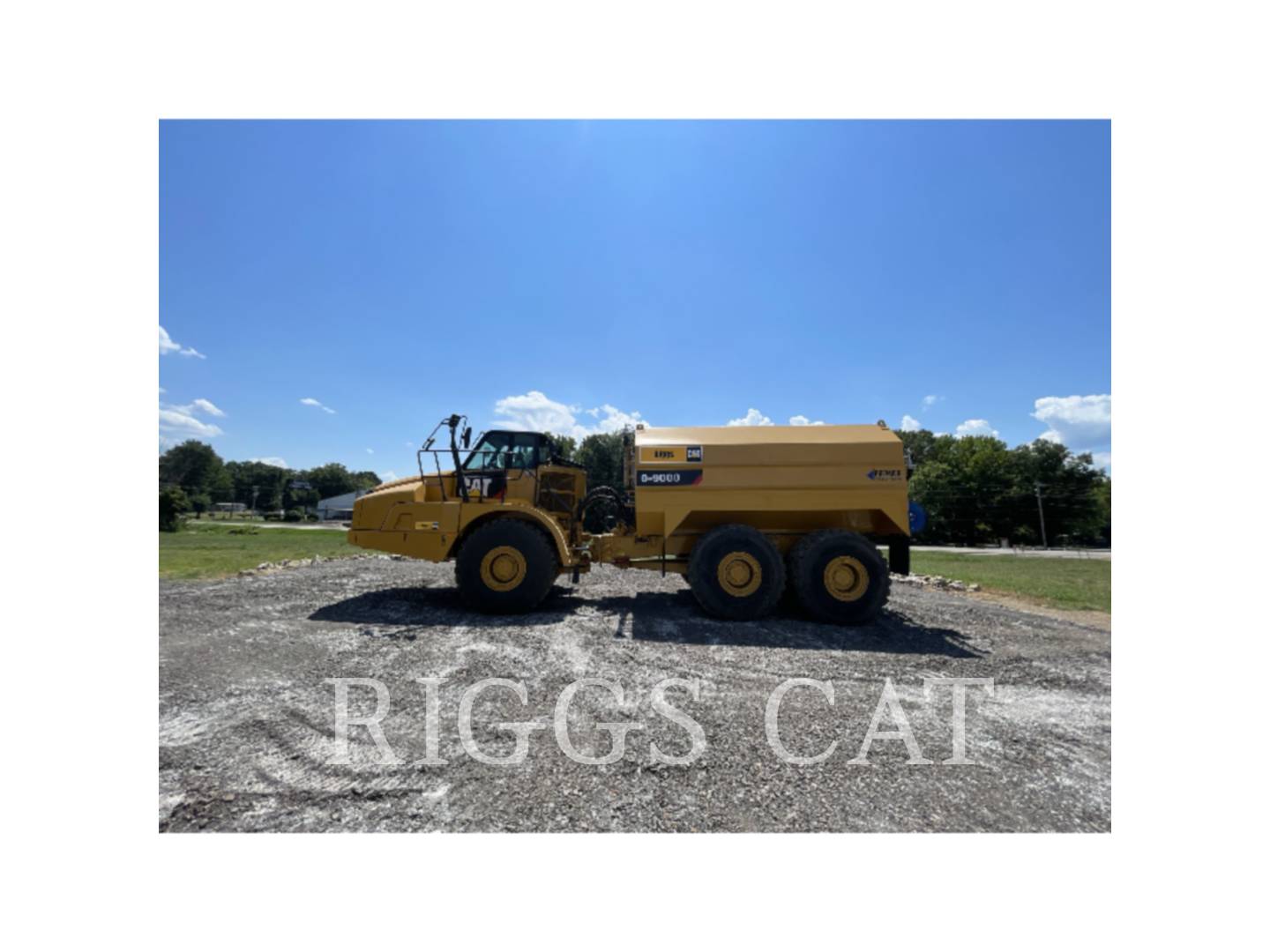 2015 Caterpillar 745C Water Truck