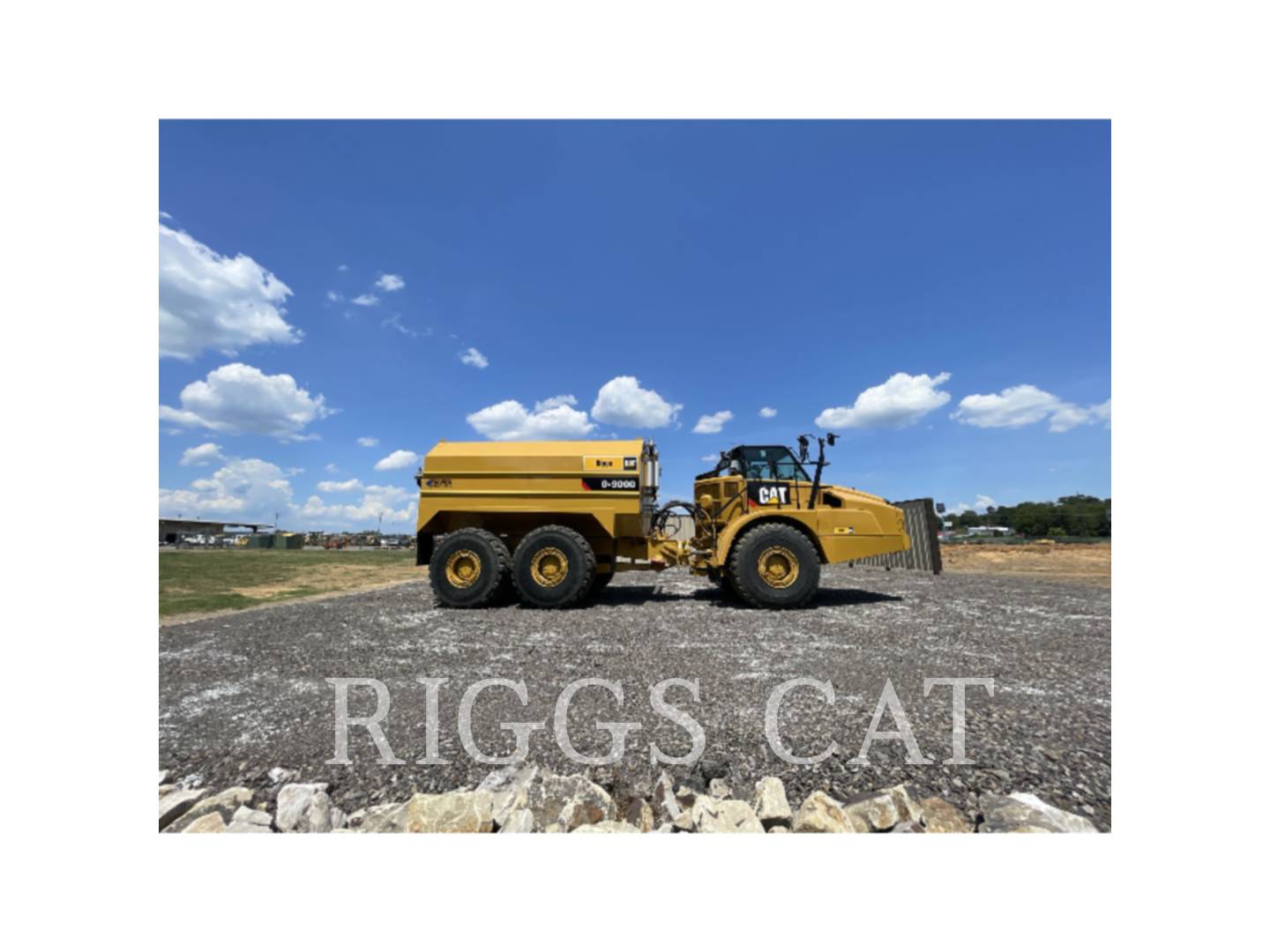 2015 Caterpillar 745C Water Truck